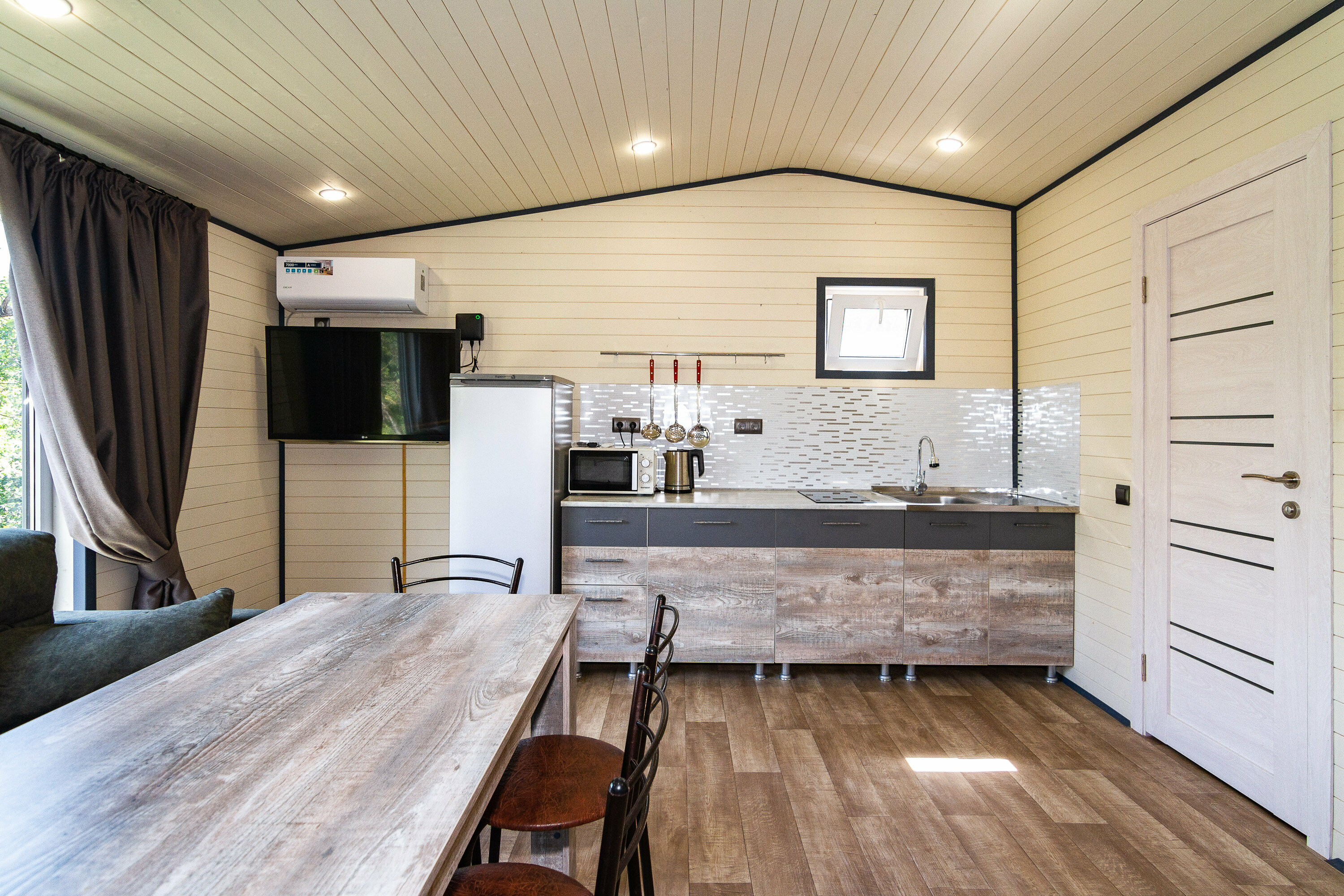 эколюкс с кухней