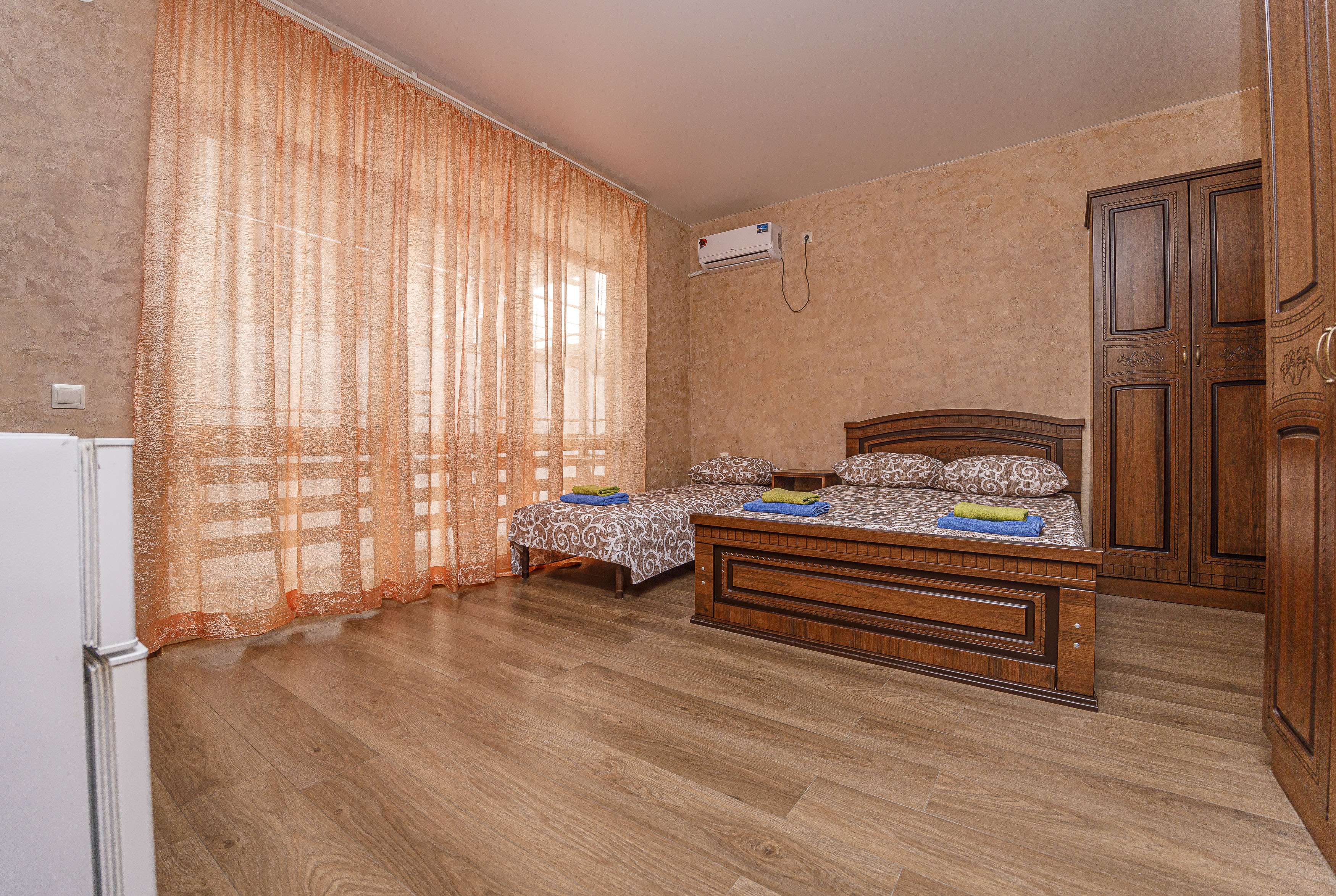 Двухкомнатный номер с балконом (4 - 5 человек)