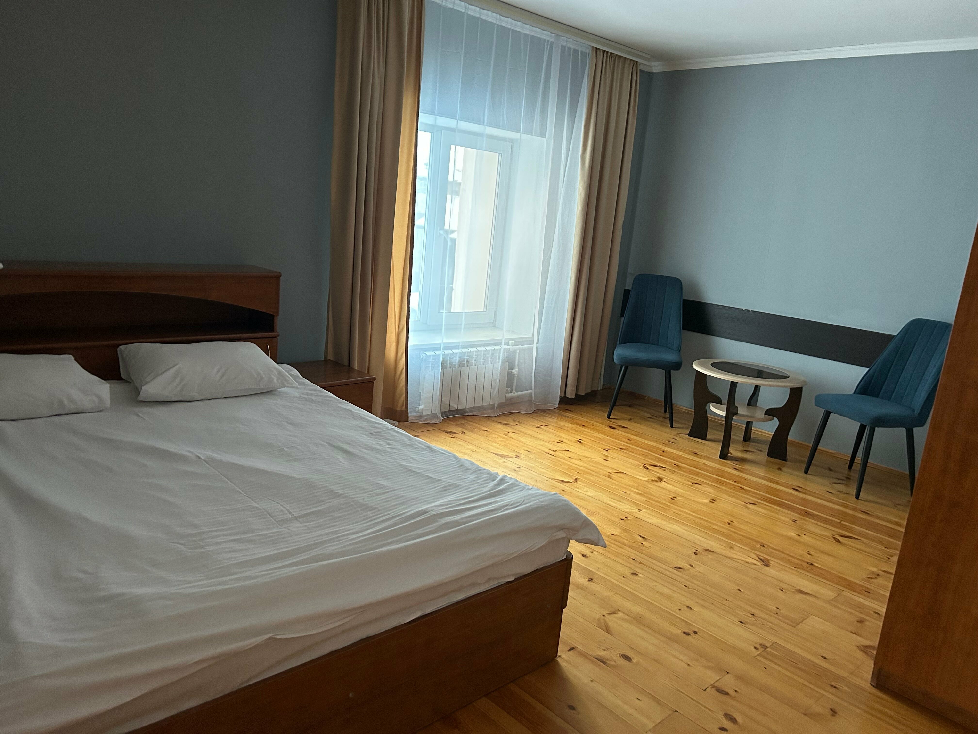 1  МЕСТНЫЙ ПОЛУЛЮКС