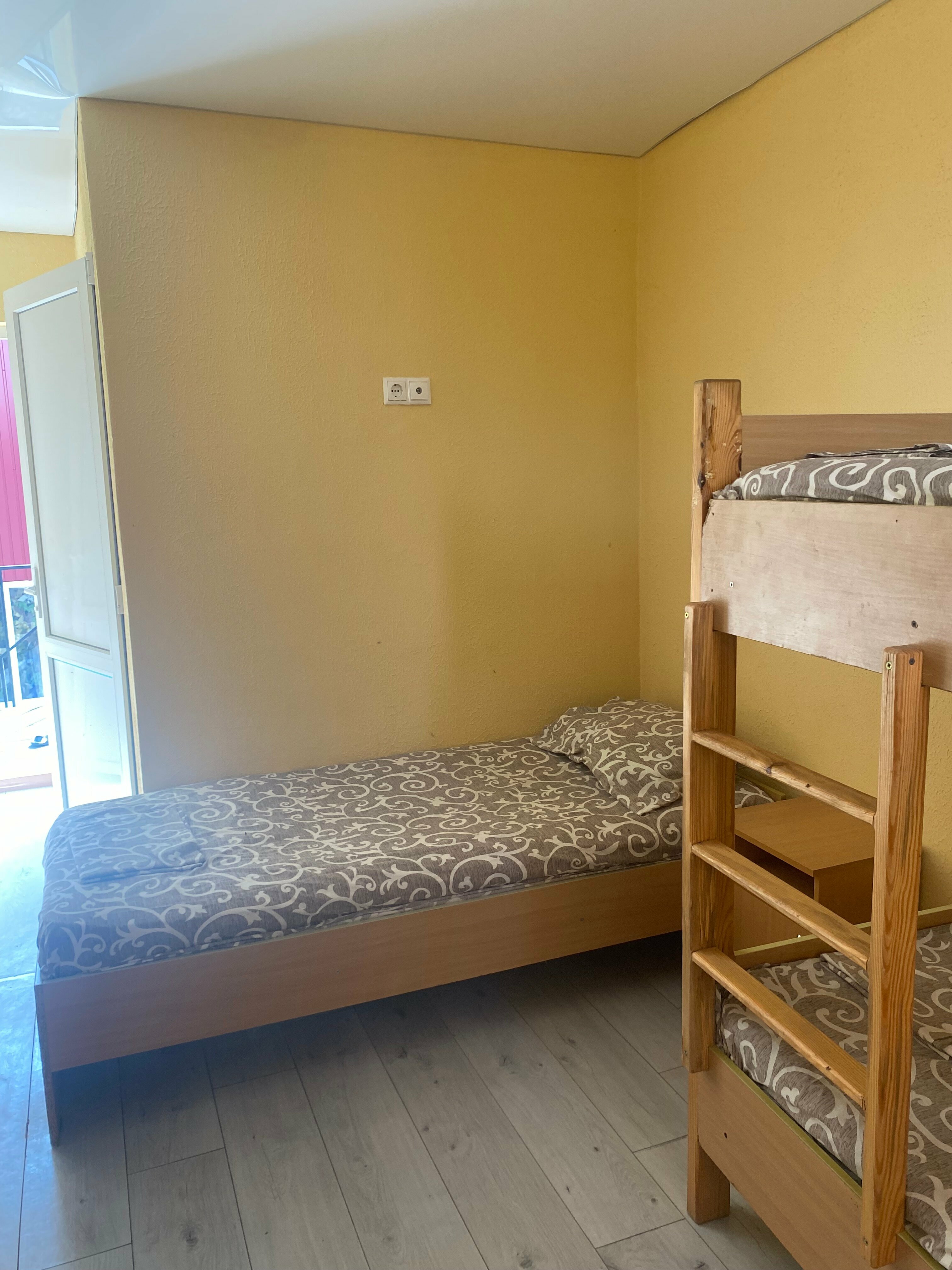 Двухуровневый четырехместный номер