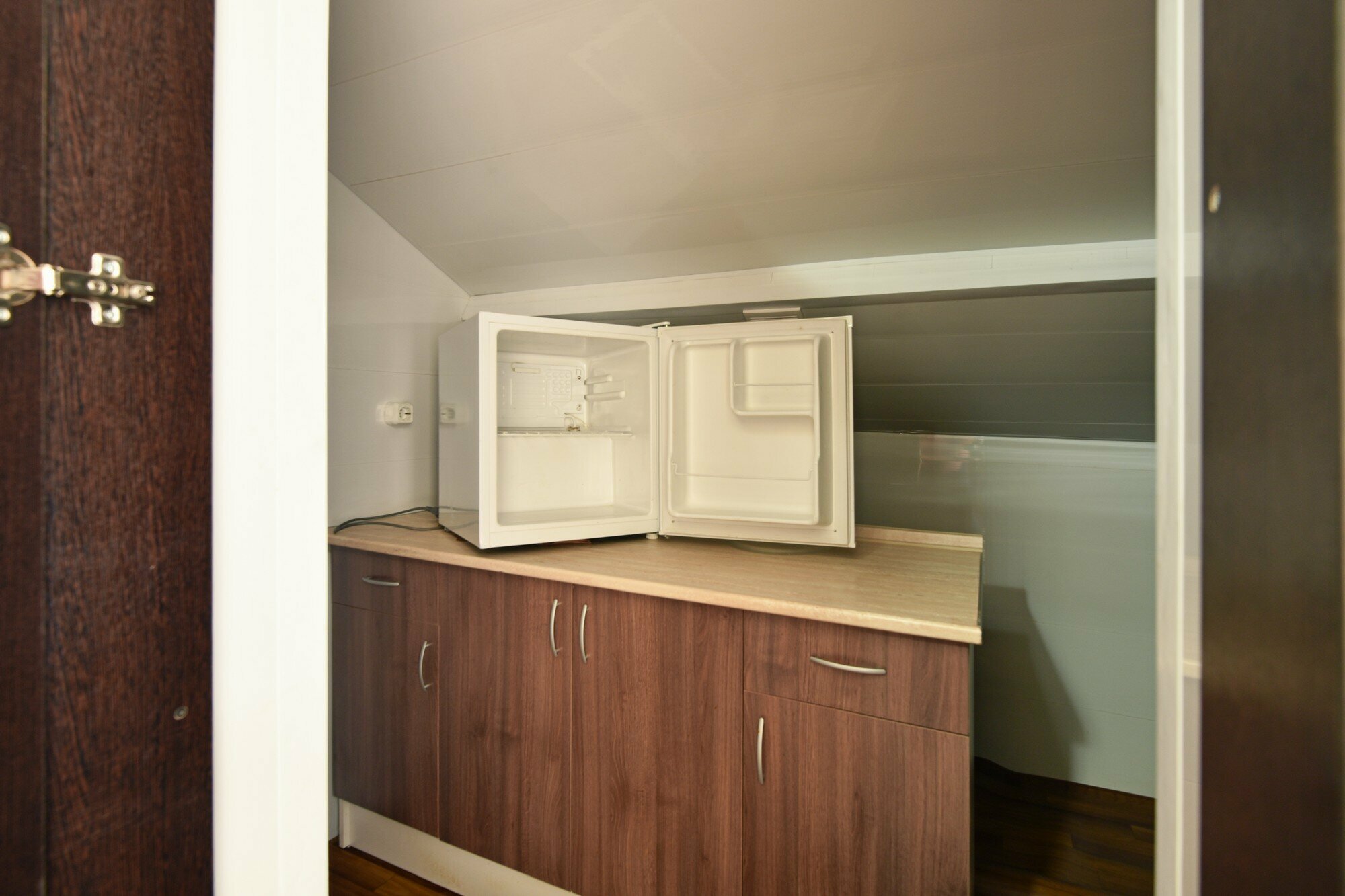 Двухместный номер эконом-класса с 2 отдельными кроватями