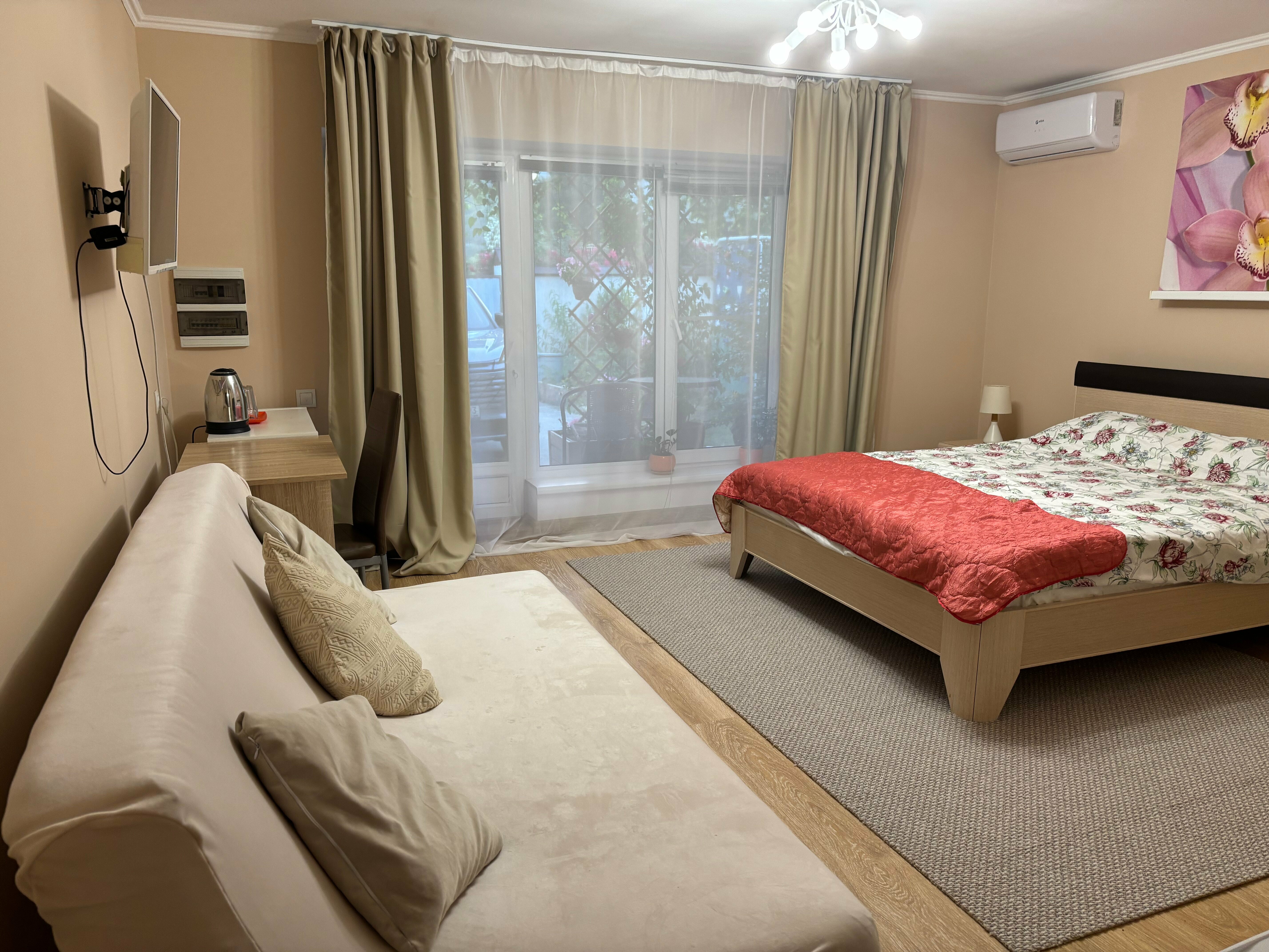 Четырехместный номер с ванной комнатой