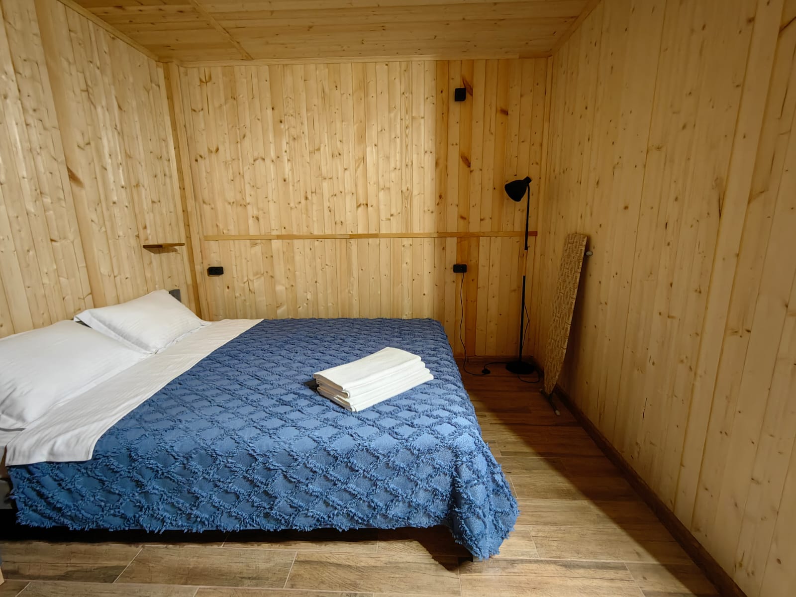 Семейный номер-студия с видом во двор ( 1 Этаж )