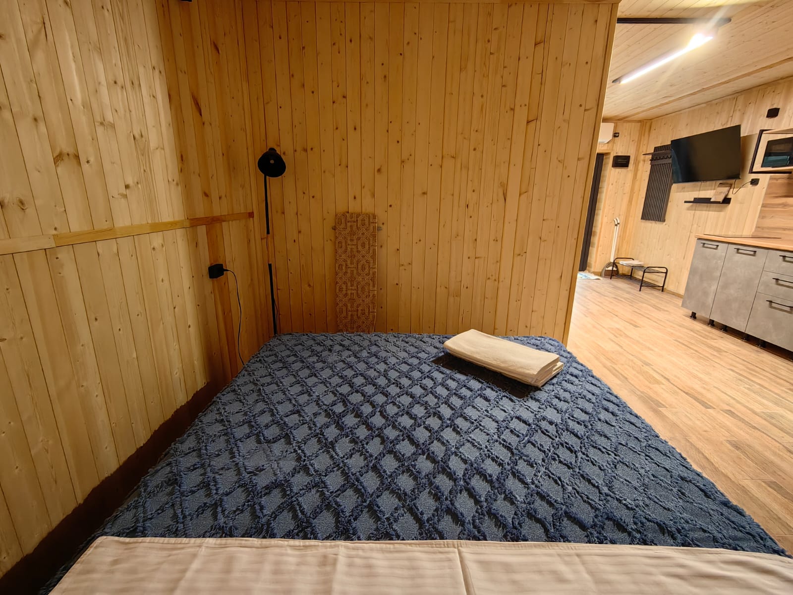 Семейный номер-студия с видом во двор ( 1 Этаж )