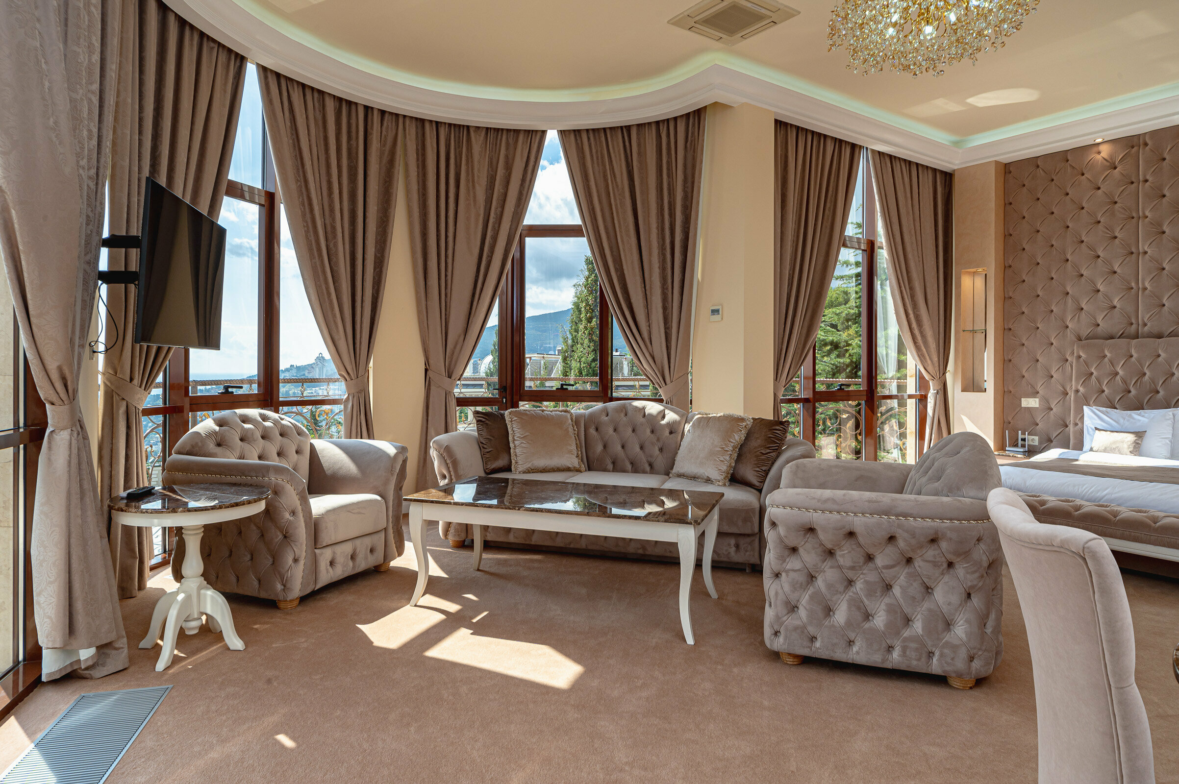 Люкс с балконом