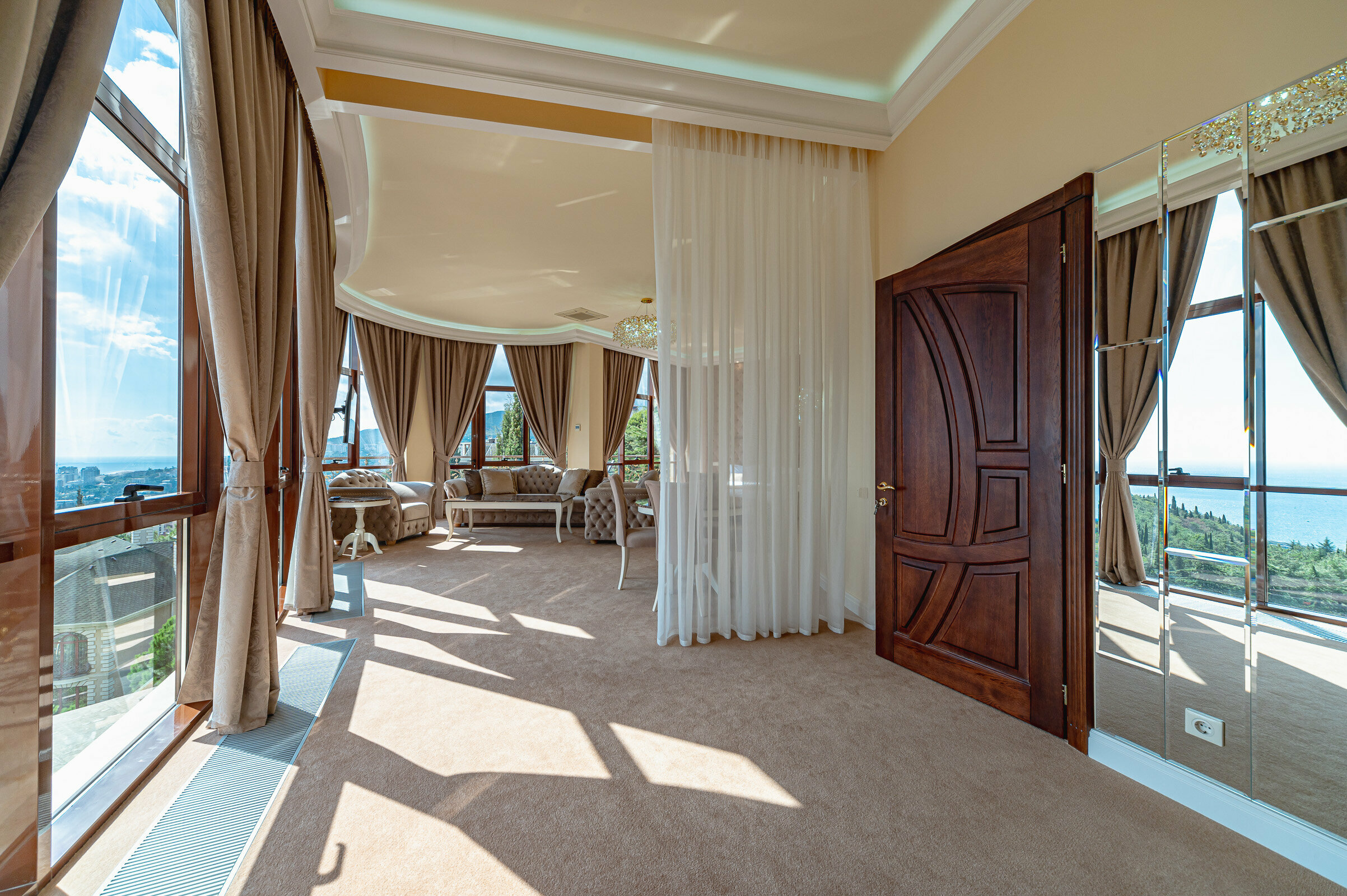 Люкс с балконом