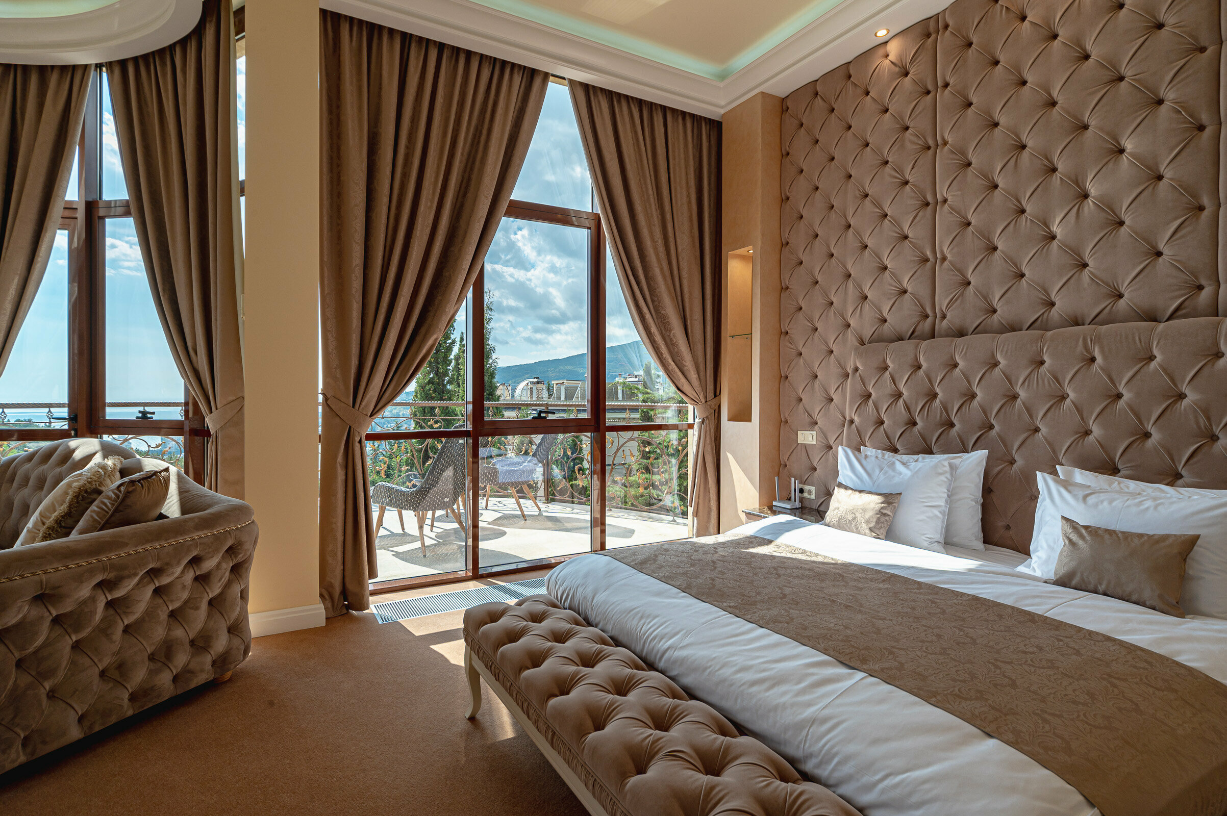 Люкс с балконом