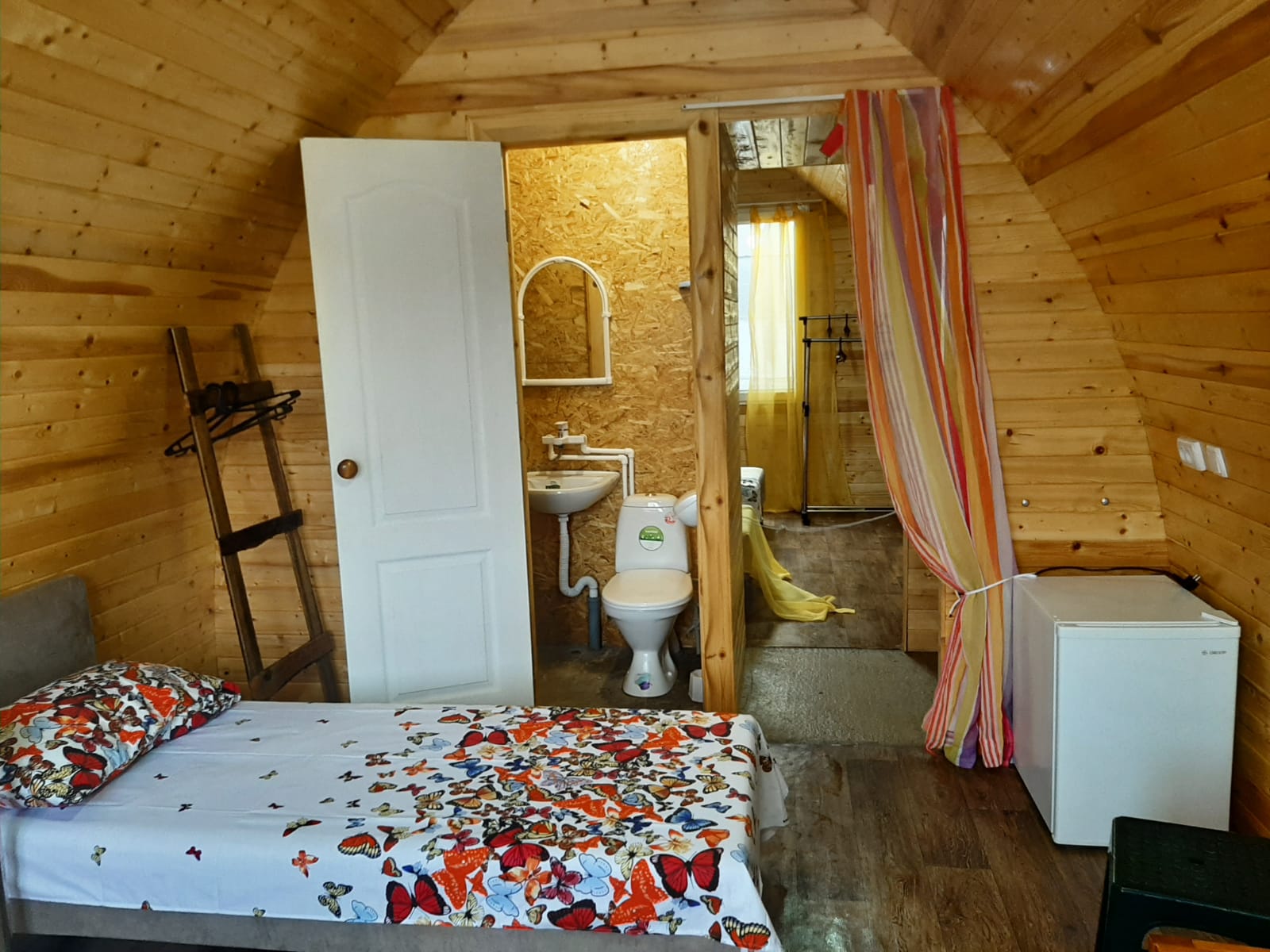 Четырехместный номер с душем