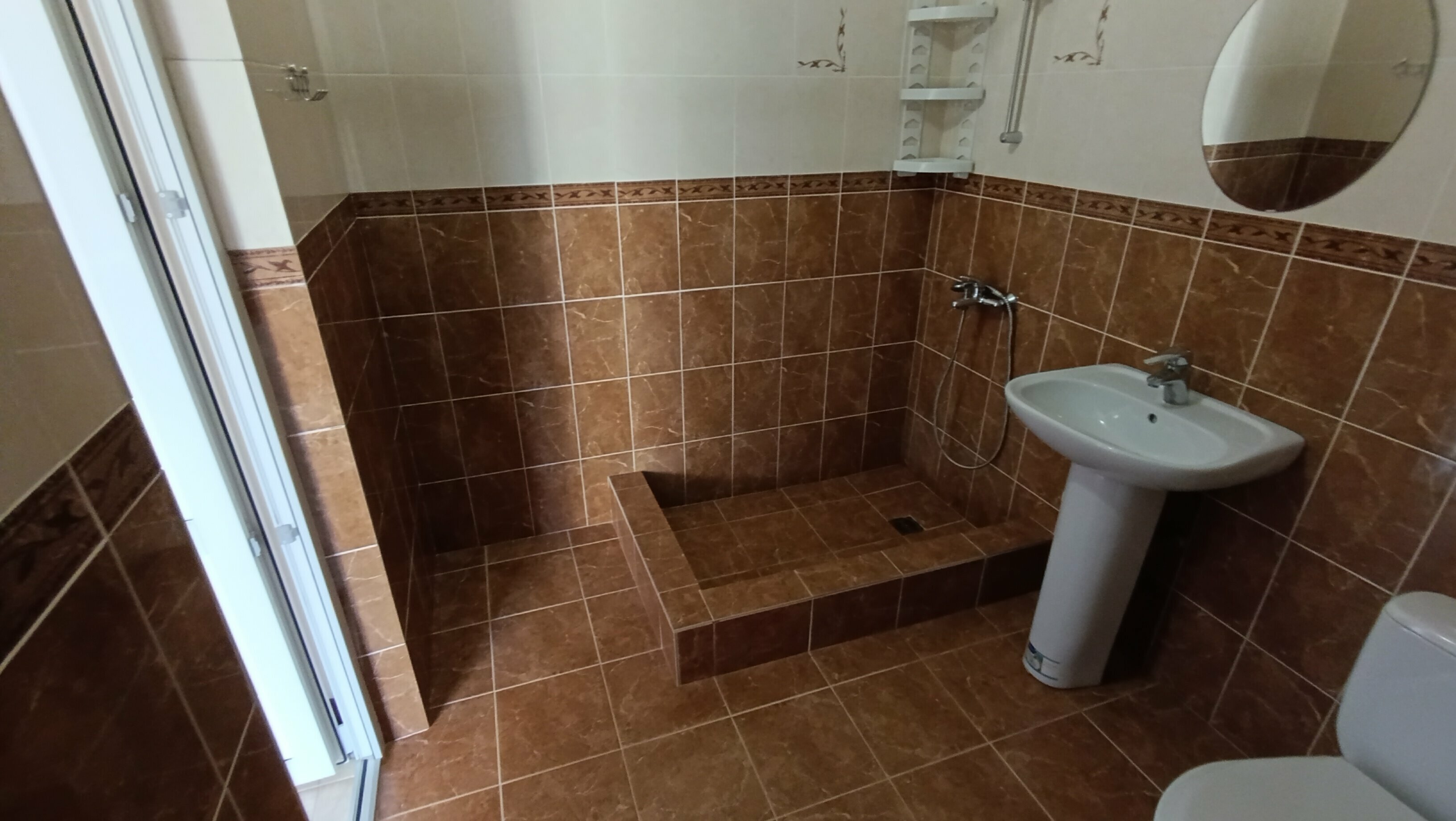 Cемейный номер с собственной ванной комнатой