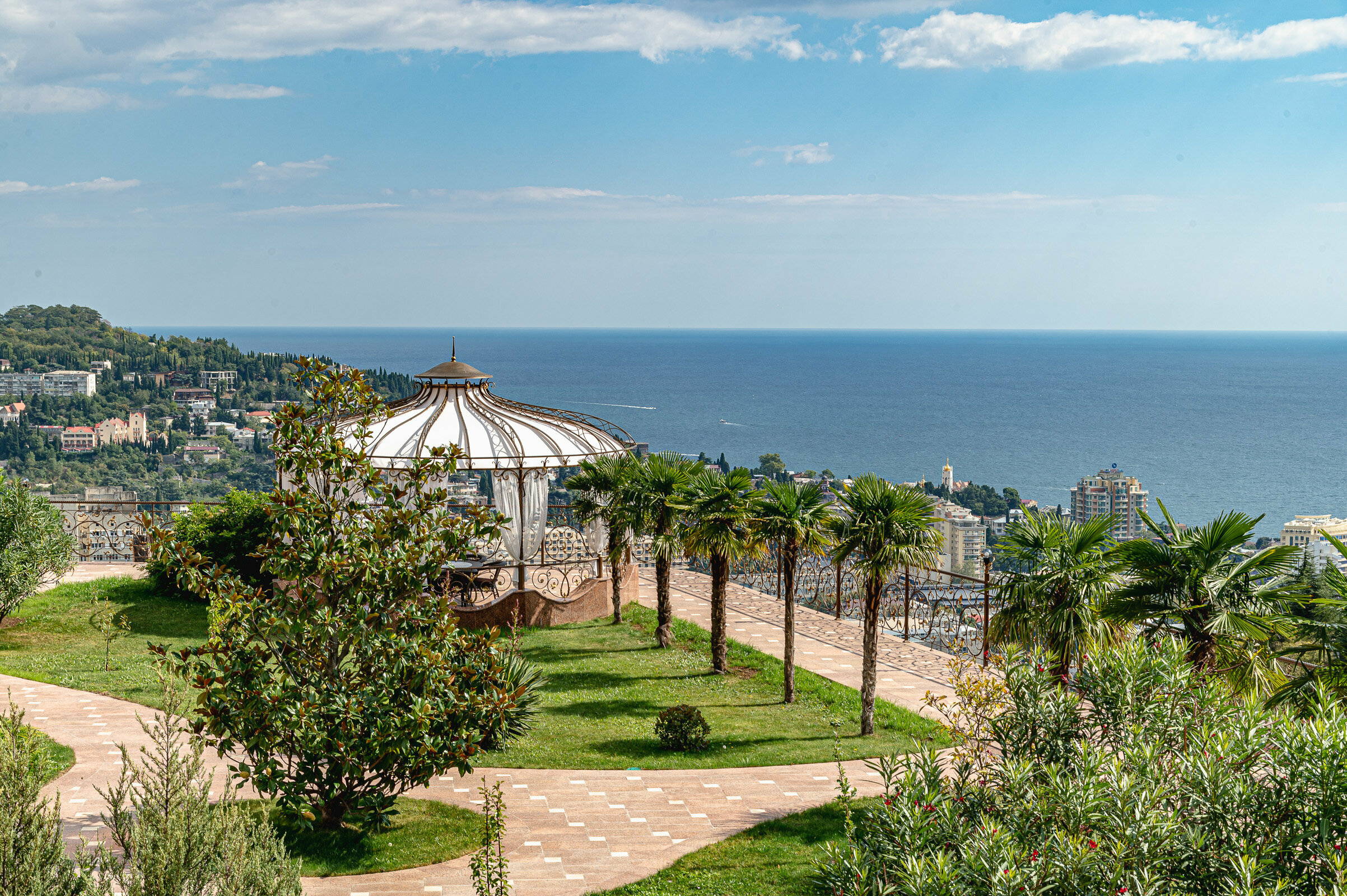 Вилла с видом на море