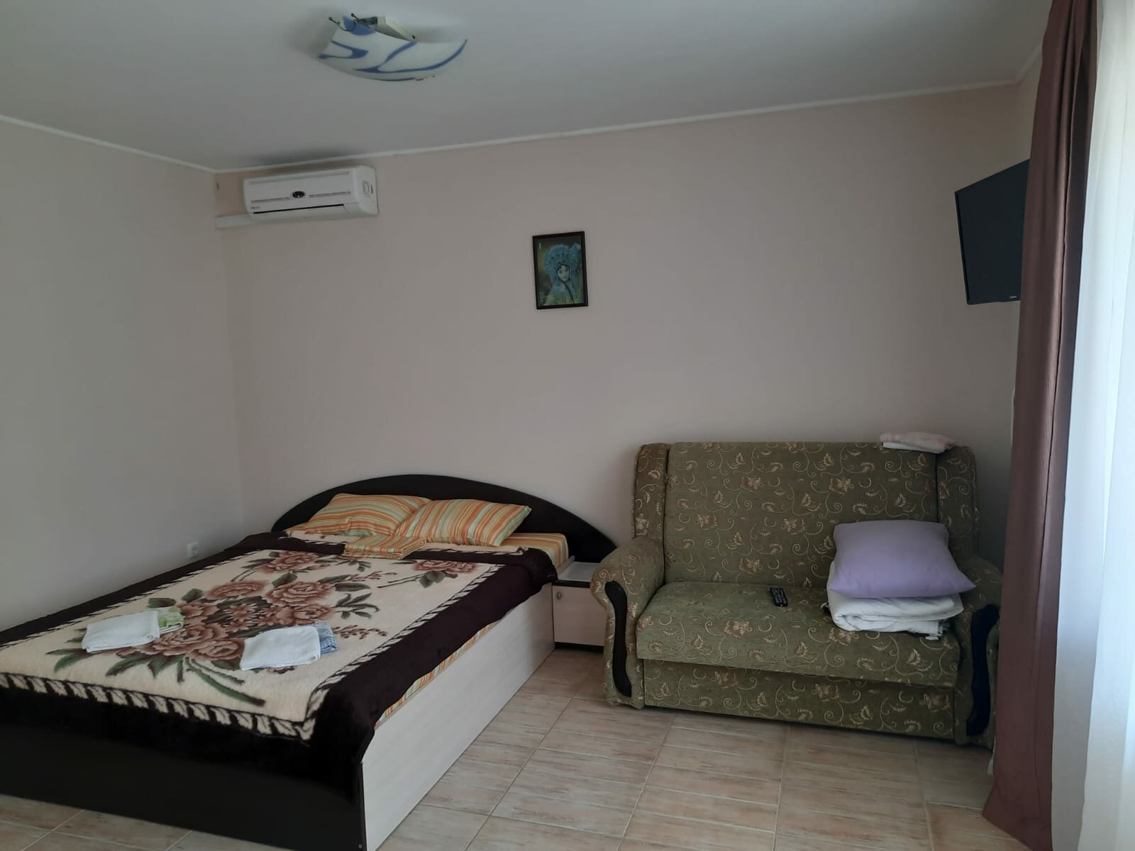 Трехместный номер «Комфорт» с душем