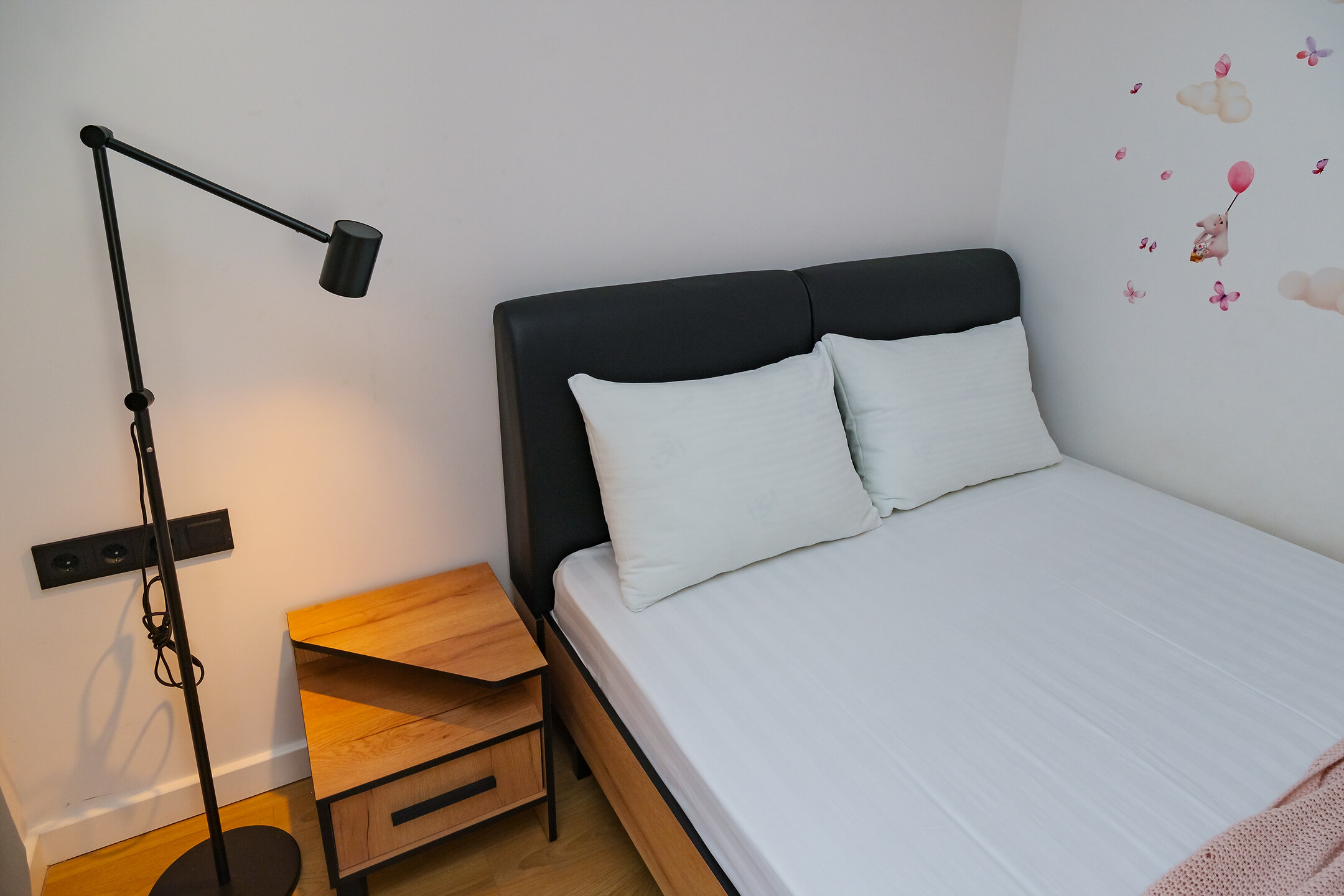 4-х местные апартаменты с балконом в жк c круглогодично подогреваемым бассейном +32 ° "Alicekeys" 7/91