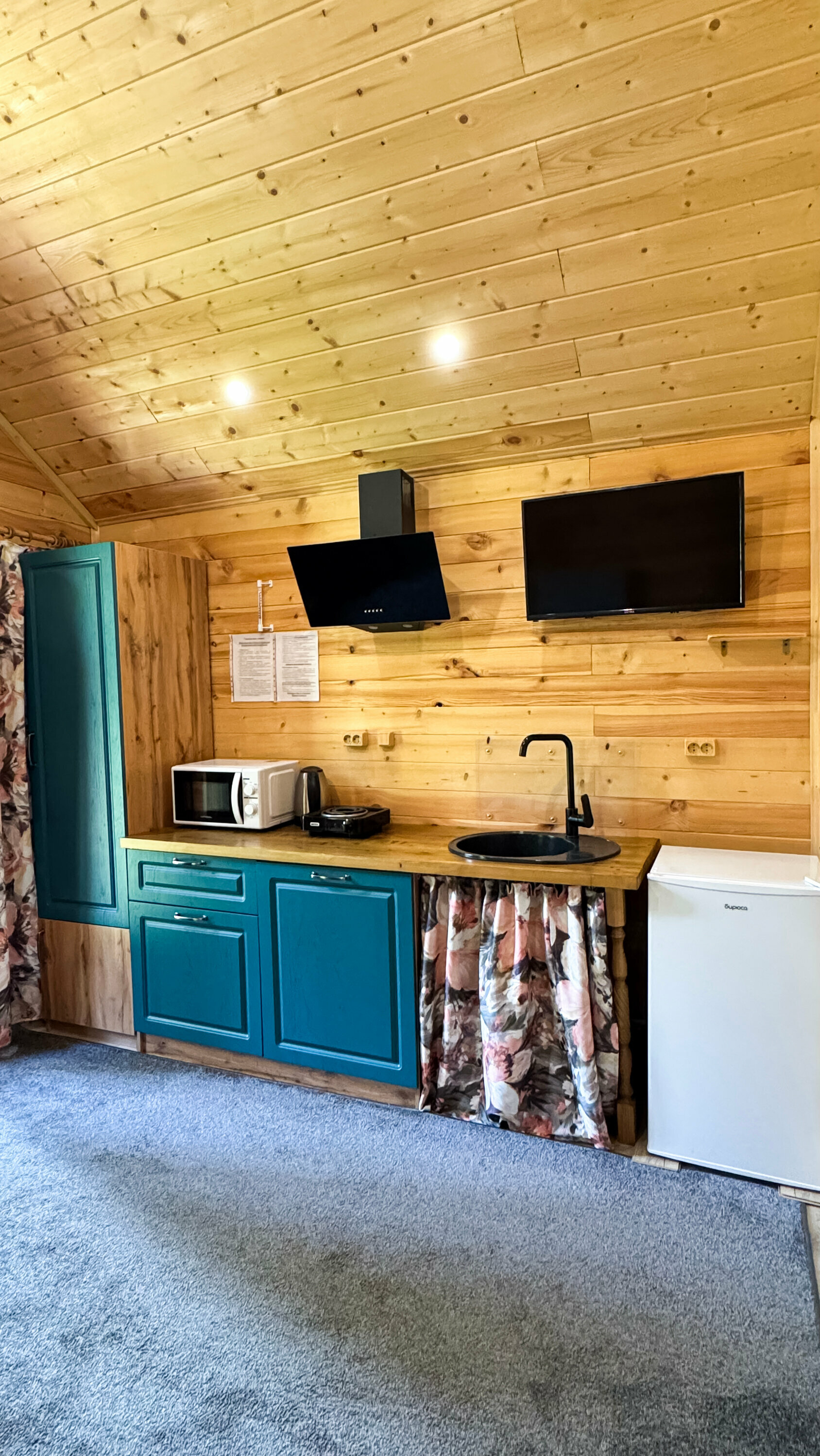 Коттедж с видом на лес