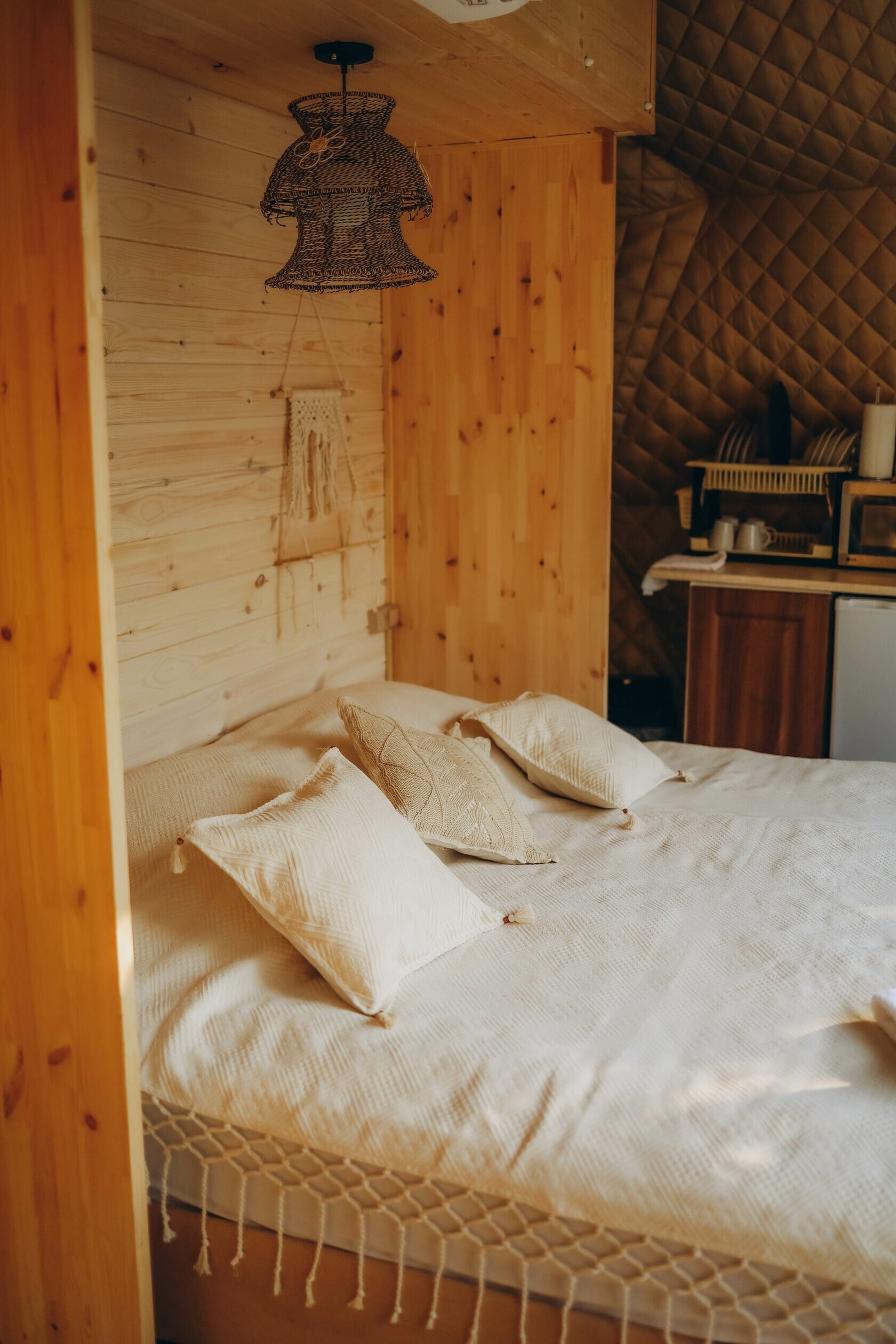 Шатер в лесу