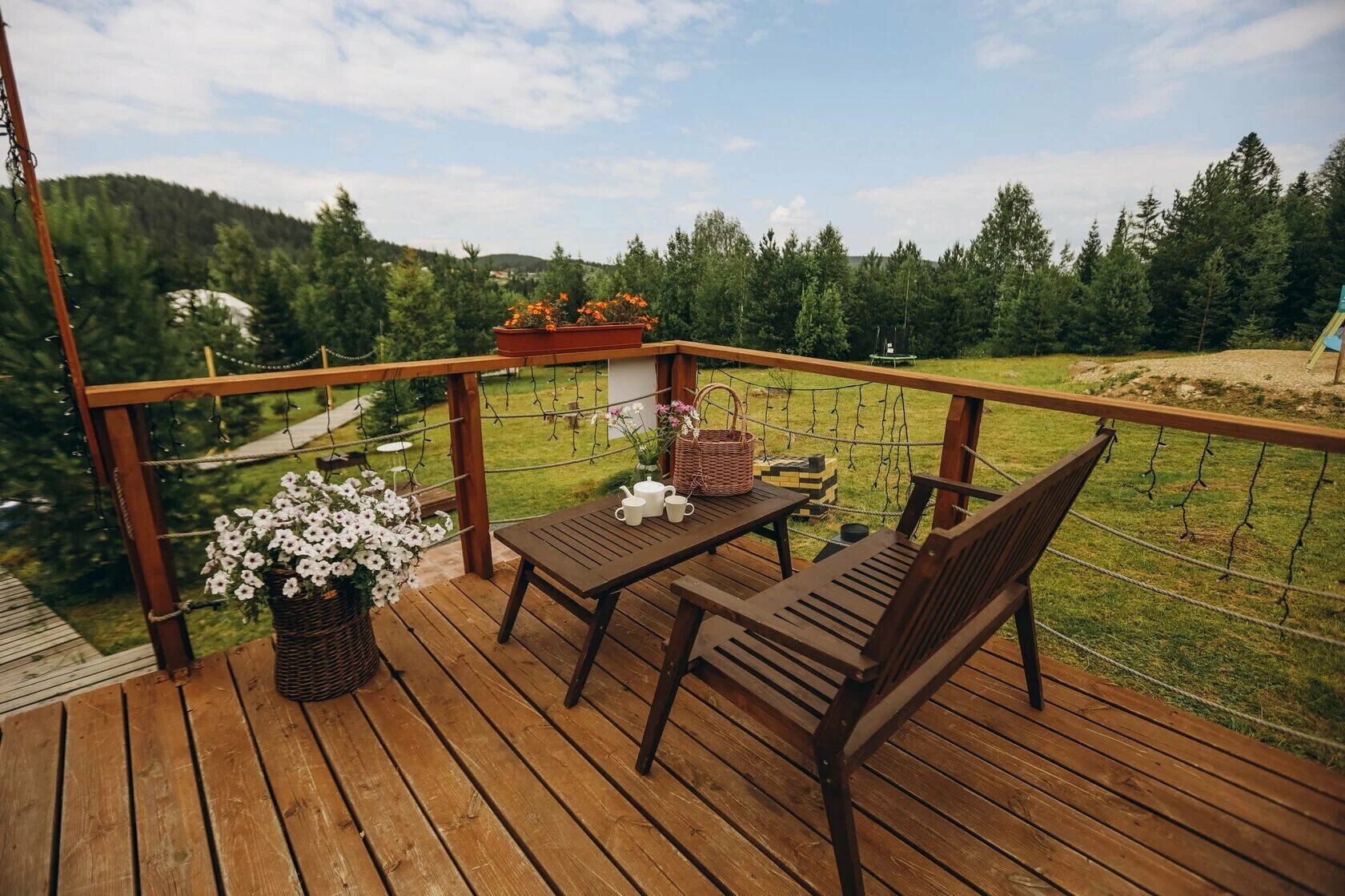 Шатер на горке