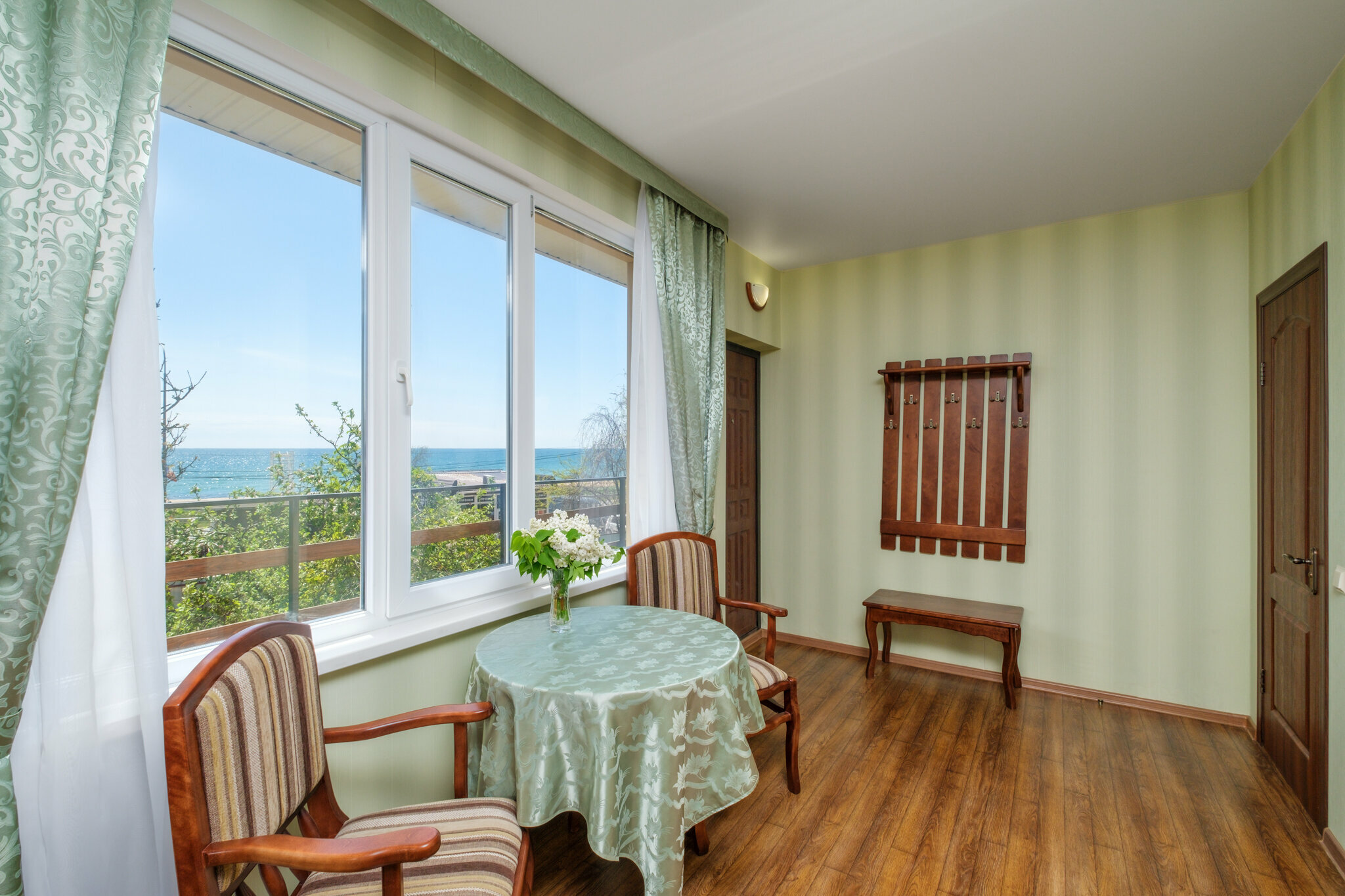 Улучшенный четырехместный номер