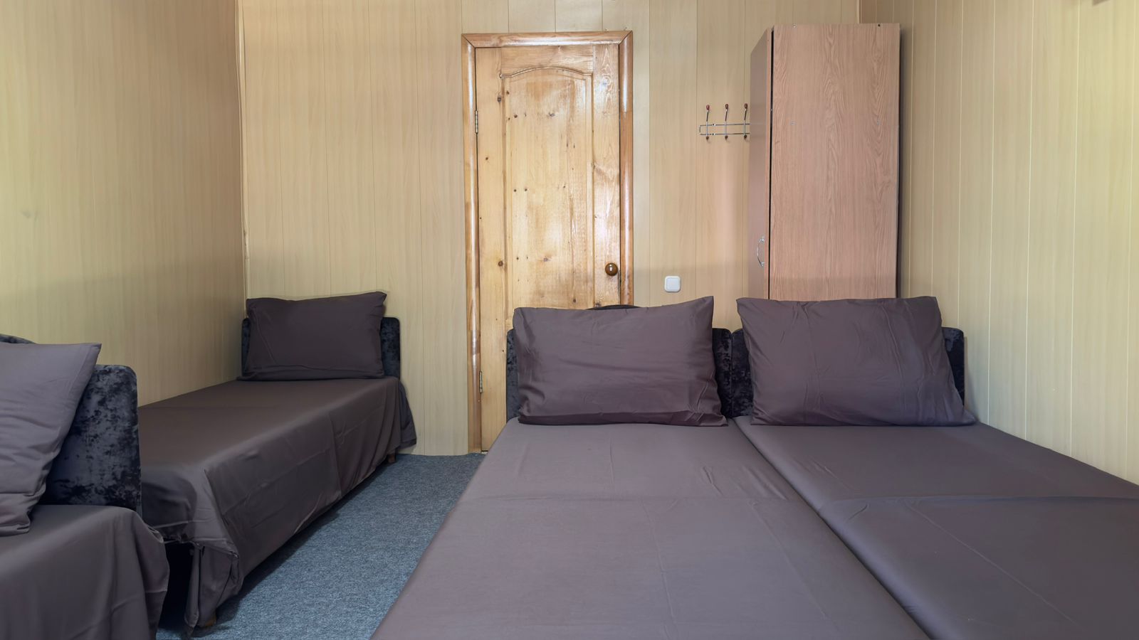 Cемейный номер с собственной ванной комнатой