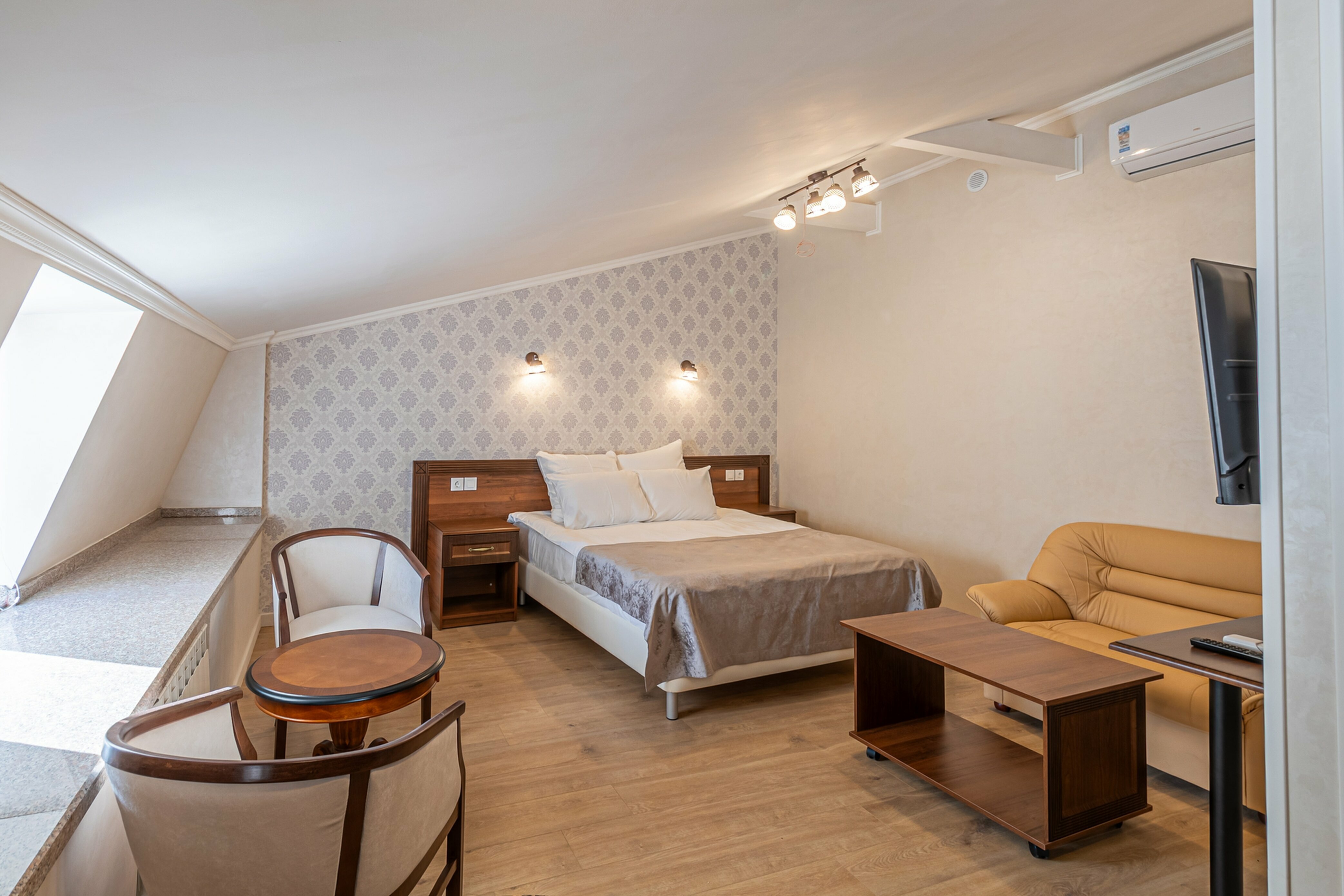 Улучшенный номер на мансардном этаже (№6)