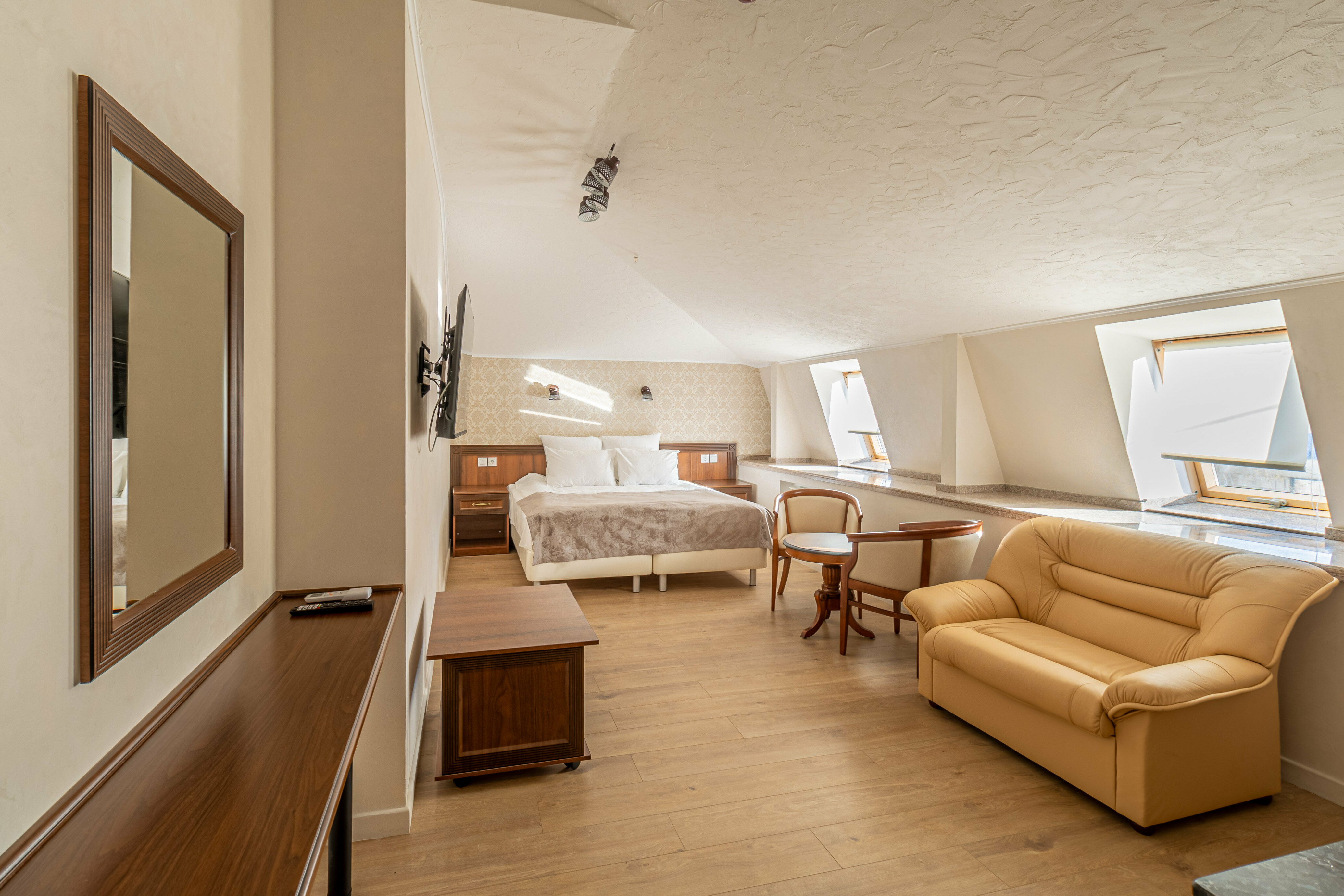 Улучшенный номер на мансардном этаже (№5)