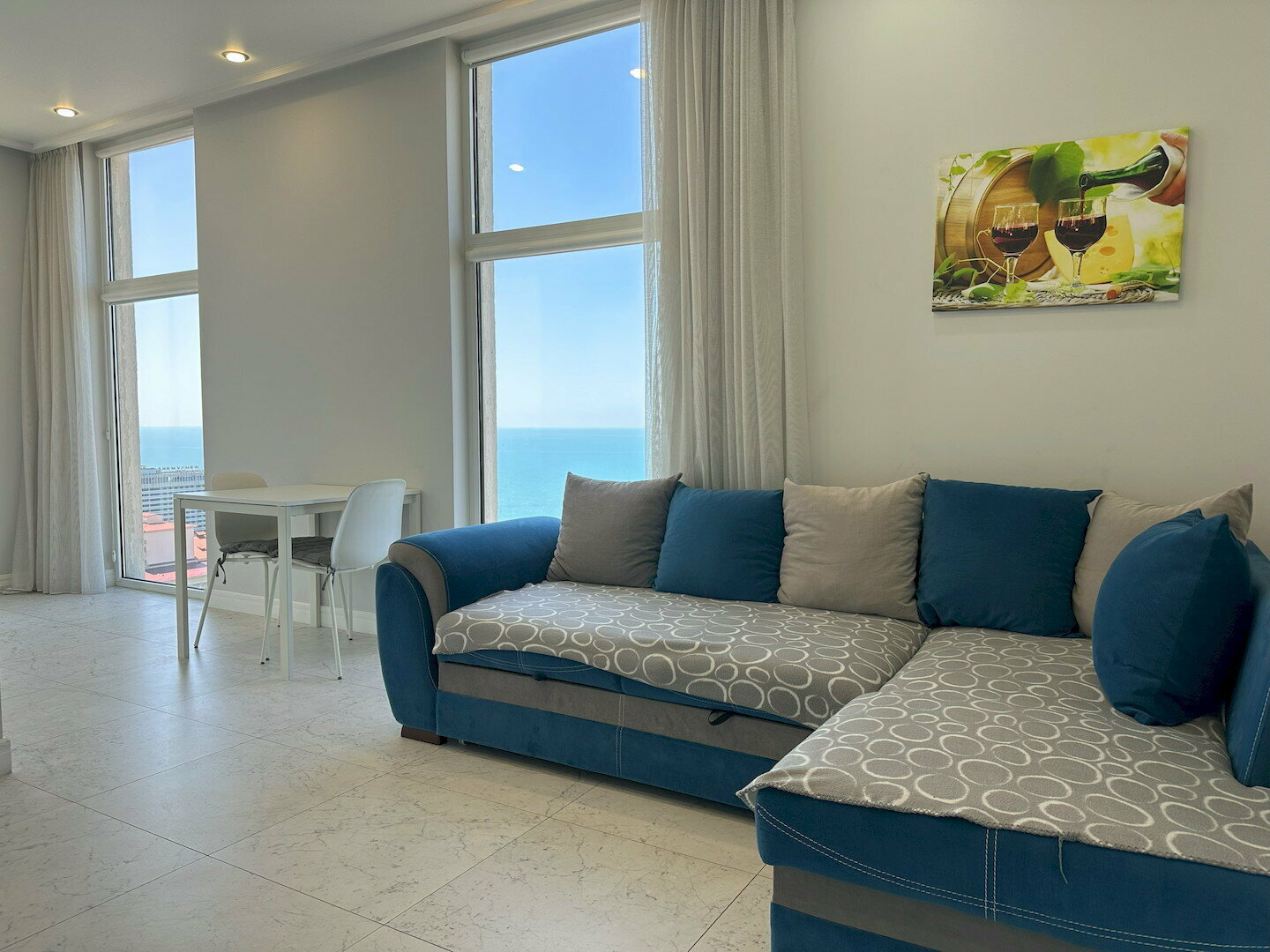 Уникальный апартамент на крыше, с шикарным видом на море! 19 этаж! Центр Сочи!