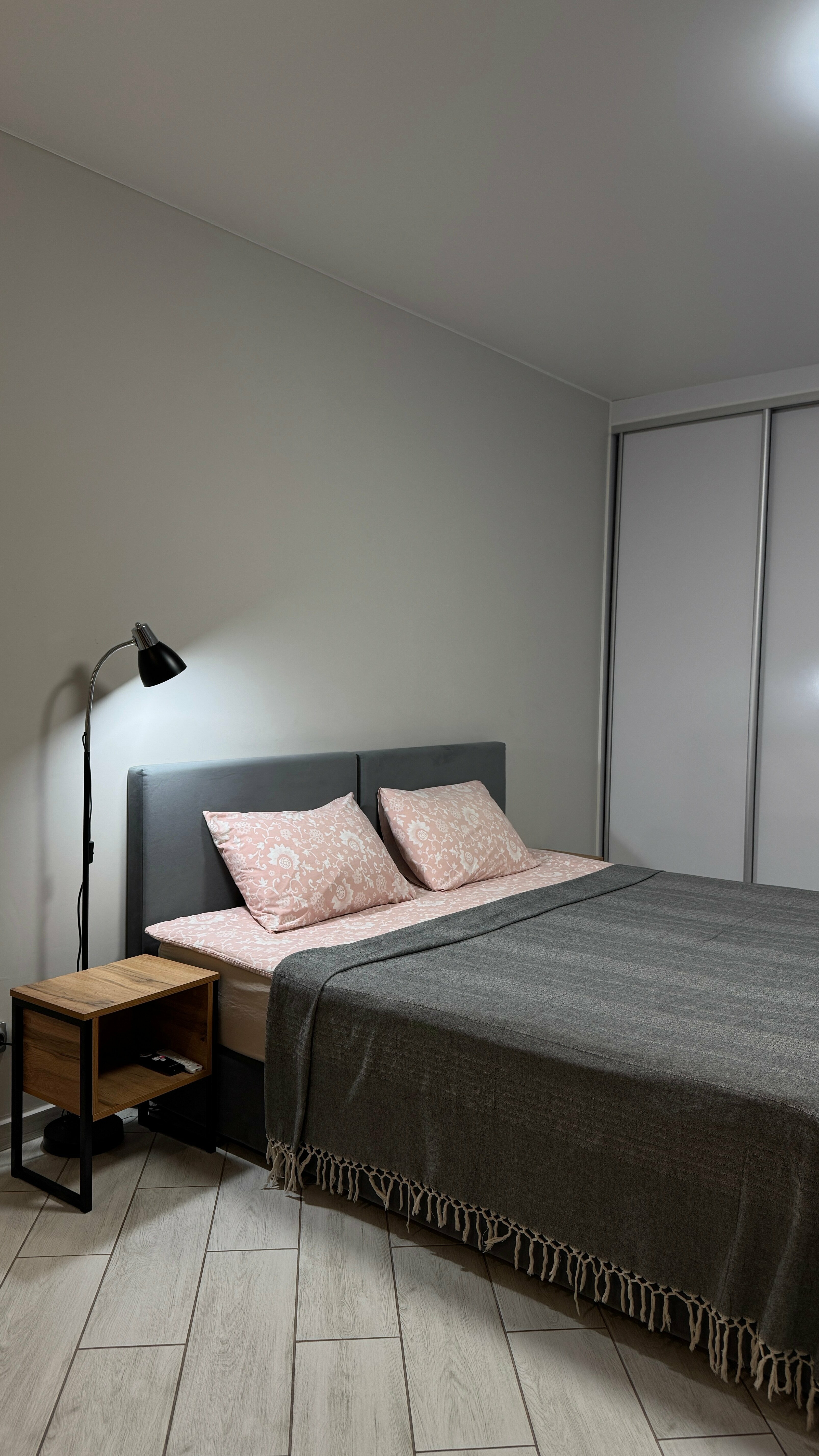 Четырехместный номер с кухней и удобствами в номере.