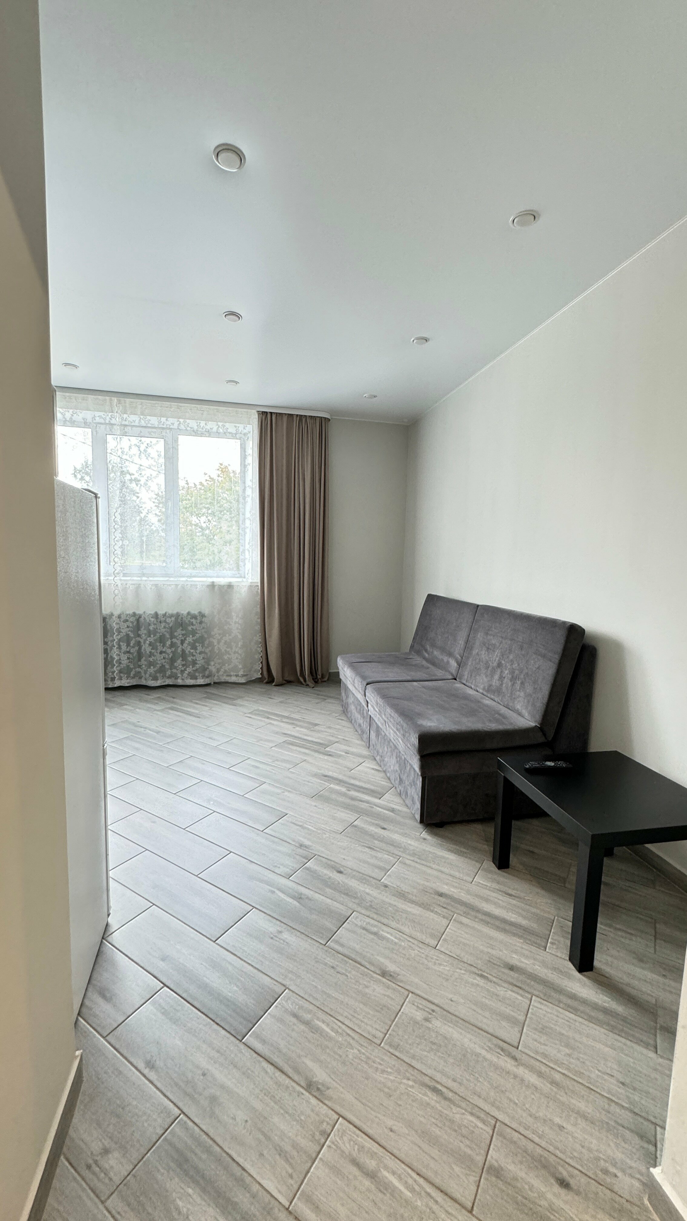 Четырехместный номер, с изолированной спальней, с кухней, удобствами в номере.