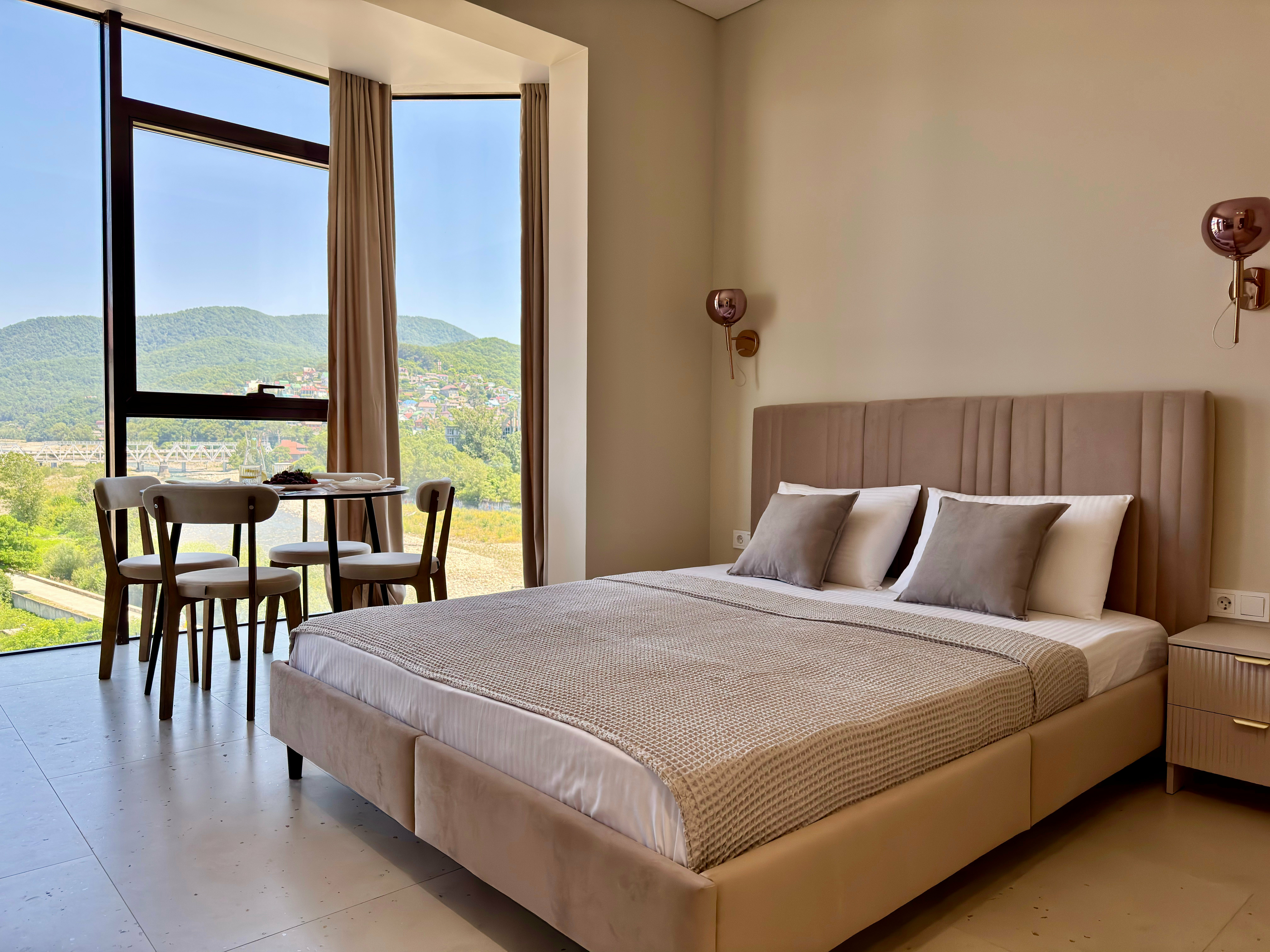 Люкс с видом на горы