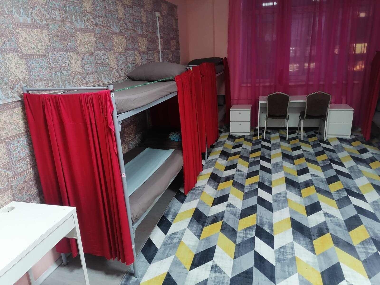 Койко-место нижнее в восьмиместном номере 2 с двухъярусными кроватями