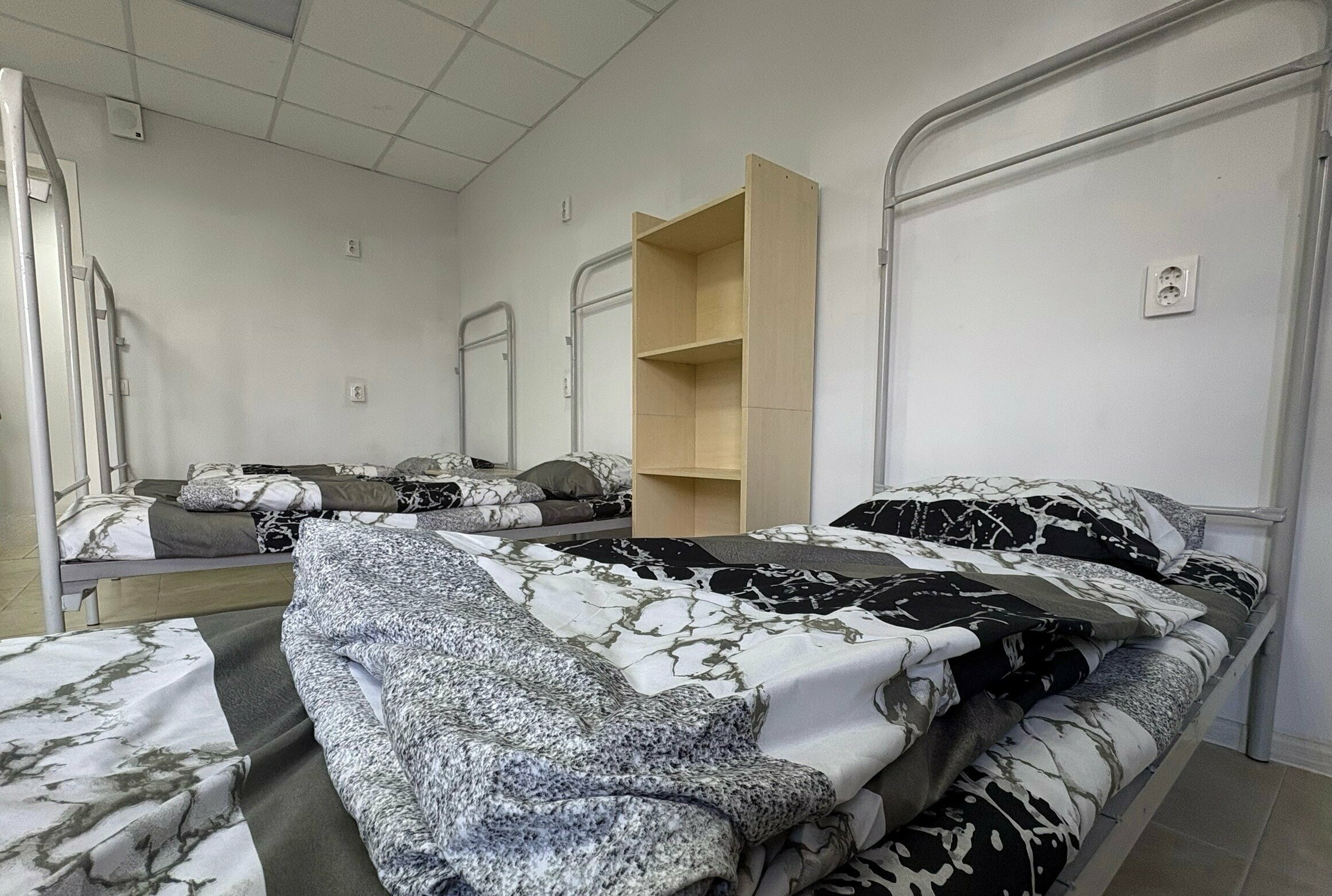 Общий 10-местный номер для мужчин и женщин