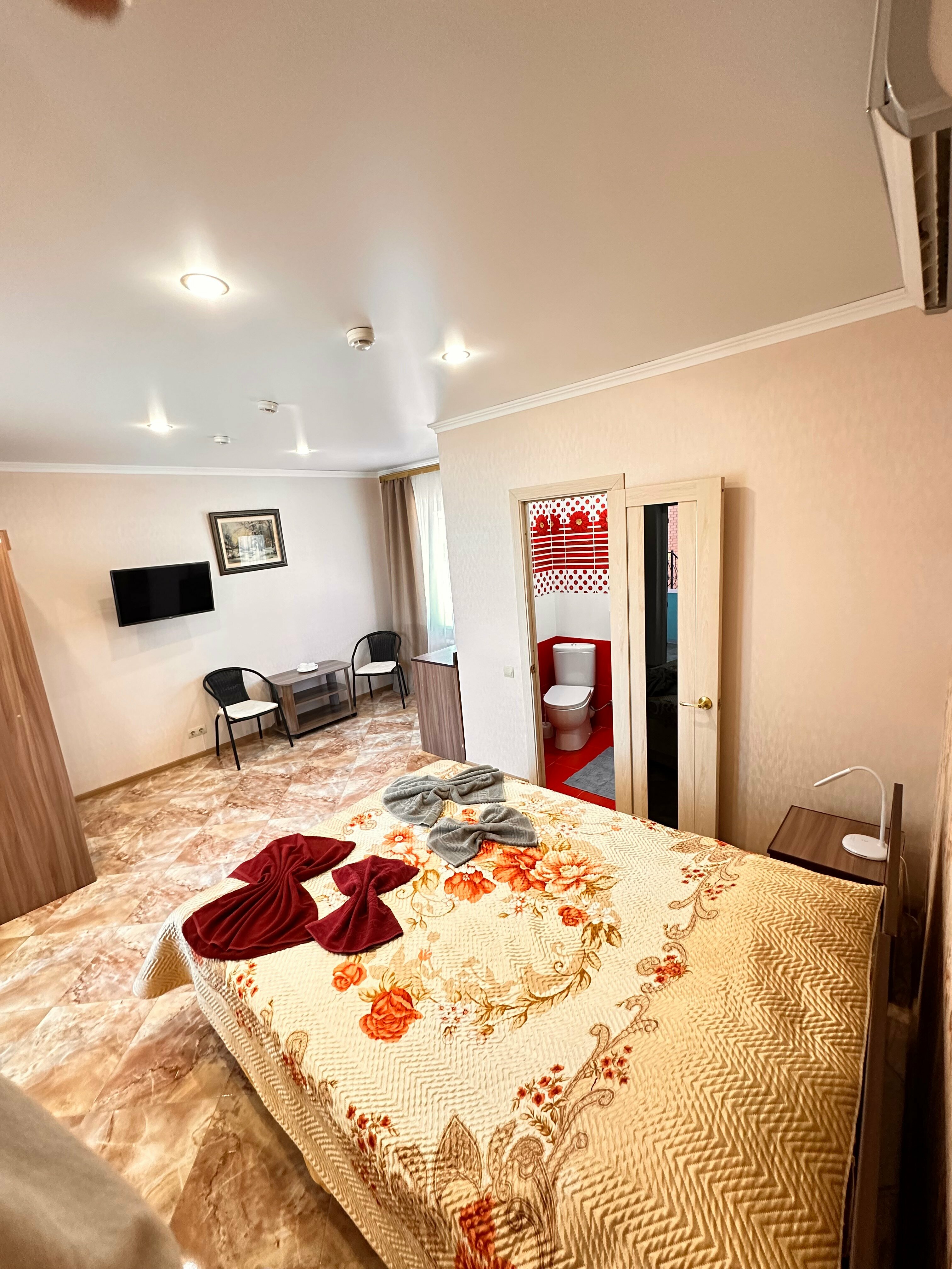 Большой двухместный номер с 1 кроватью