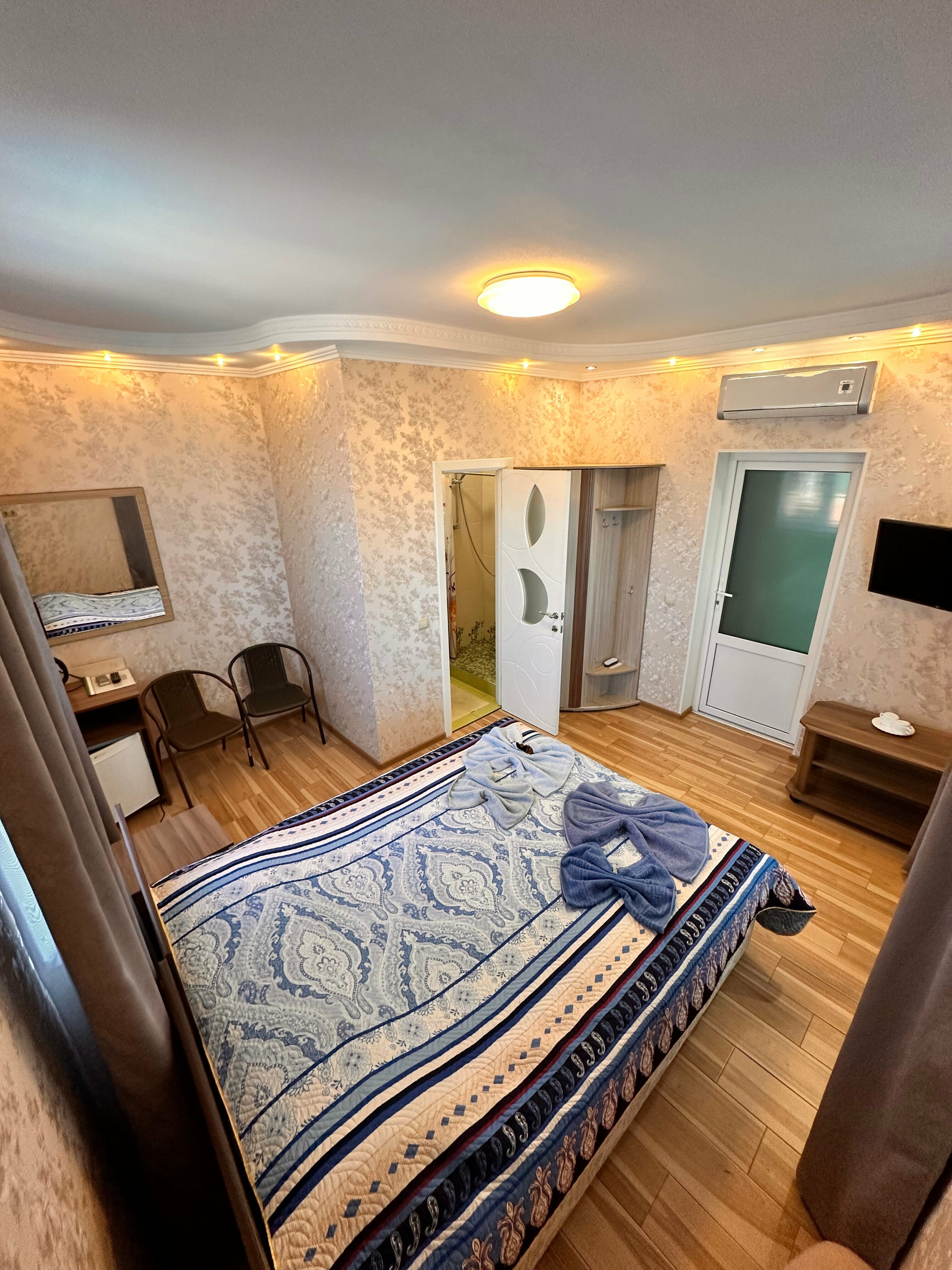 Большой двухместный номер с 1 кроватью