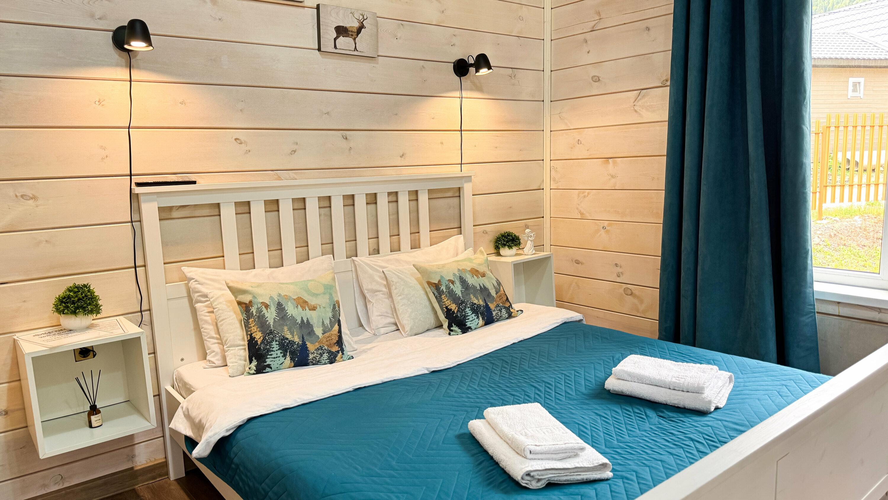 Шале Мини  в синем интерьере