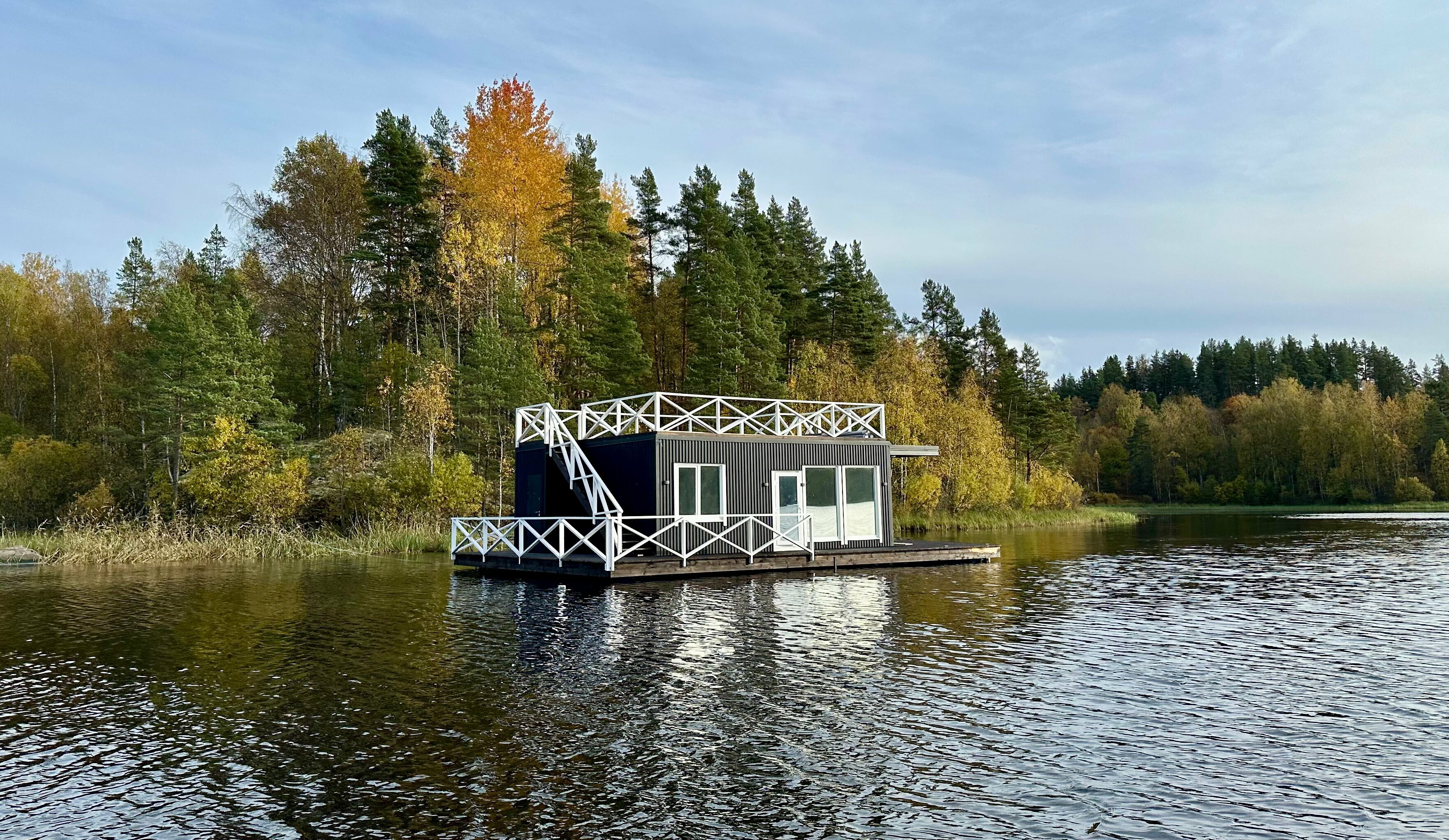 Дом с видом на озеро