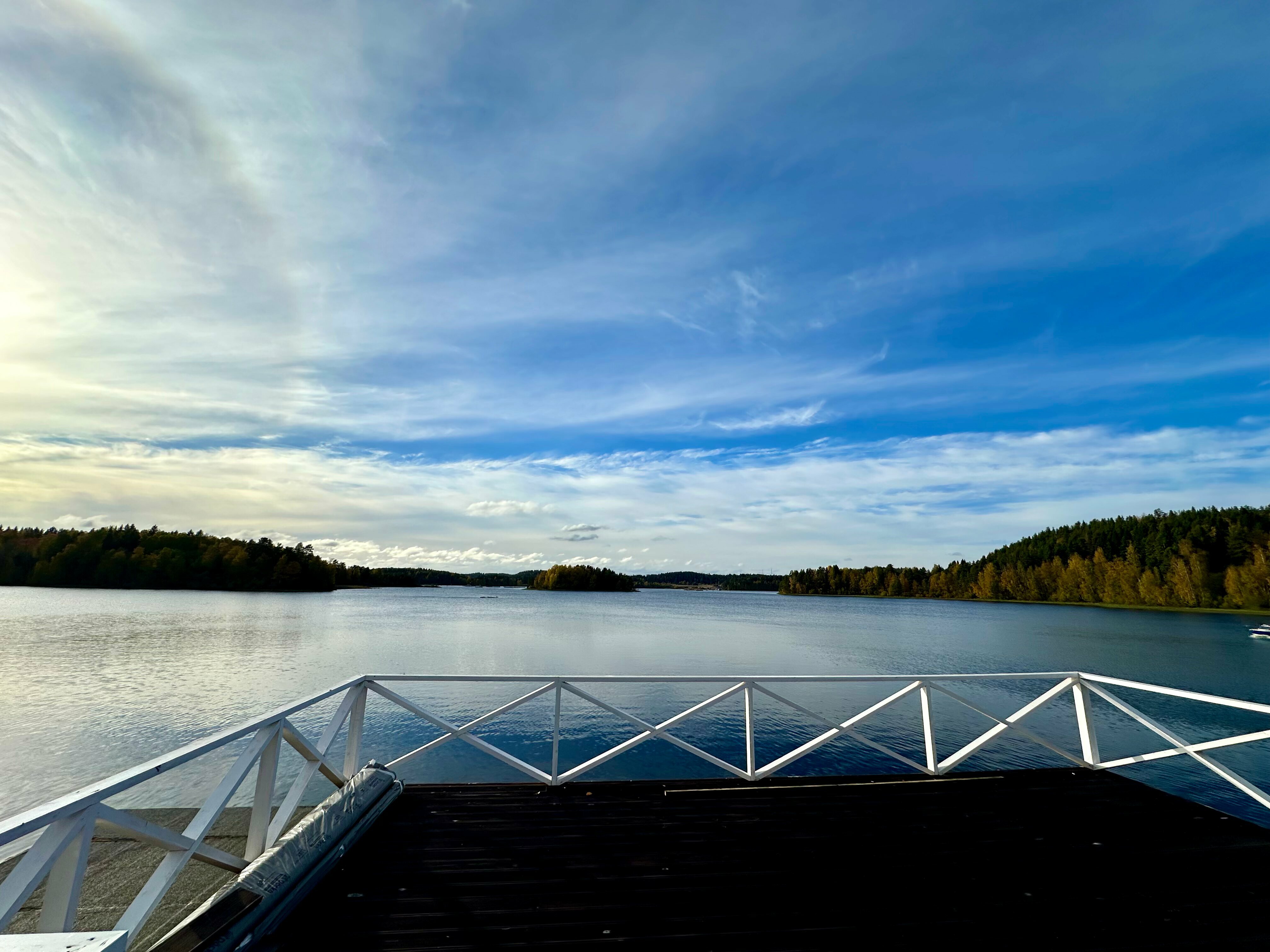 Дом с видом на озеро