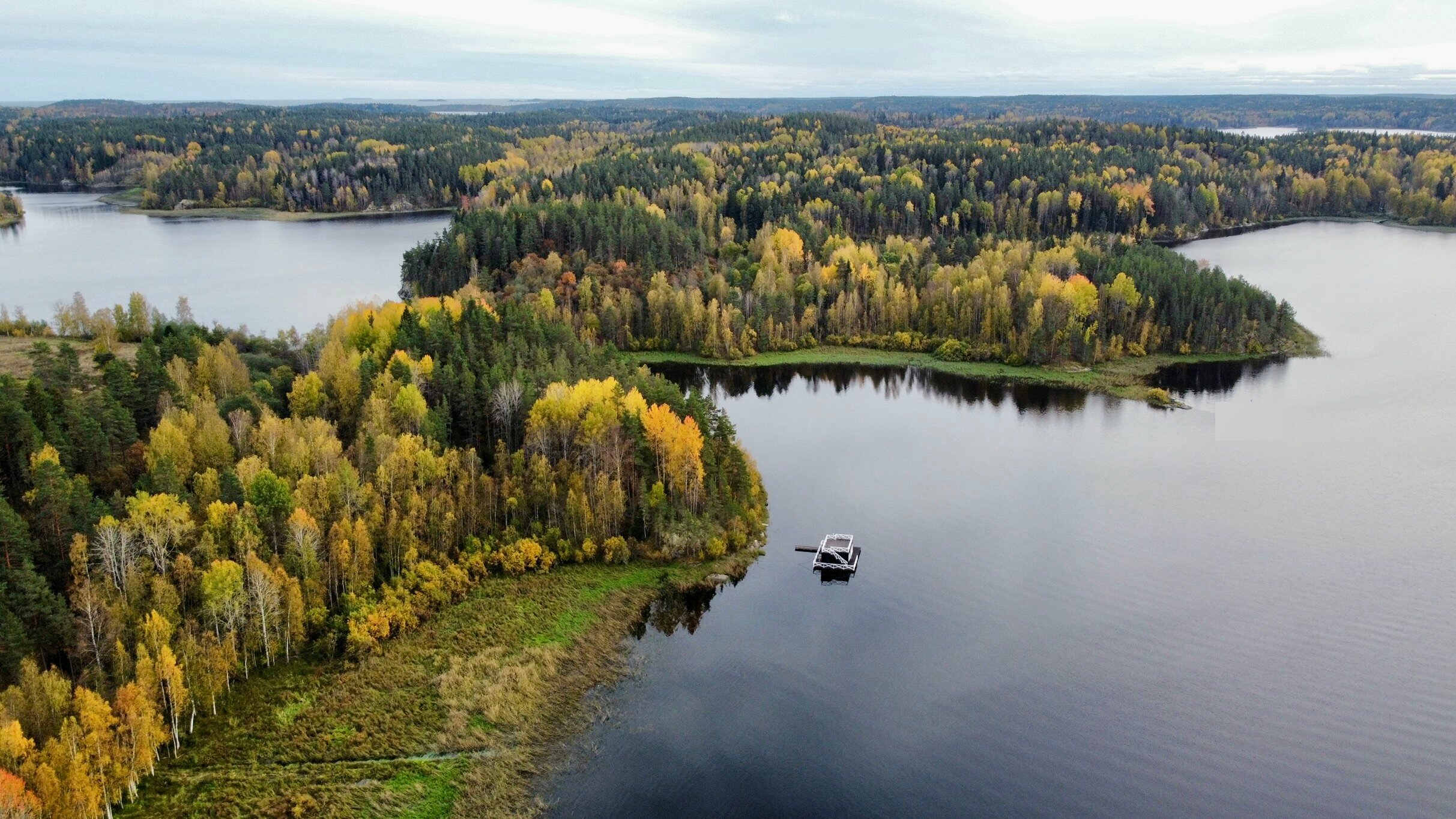 Дом с видом на озеро