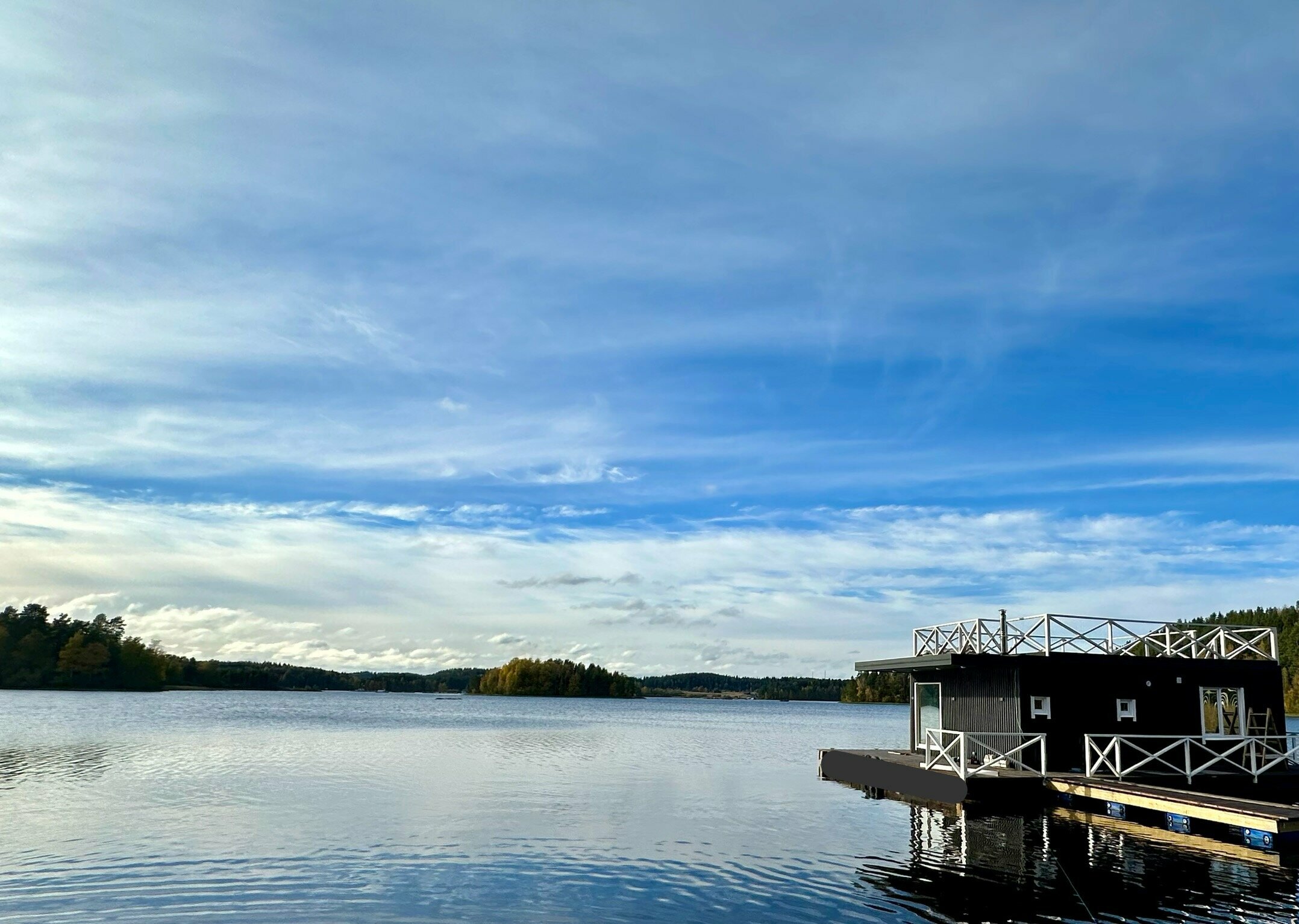 Дом с видом на озеро