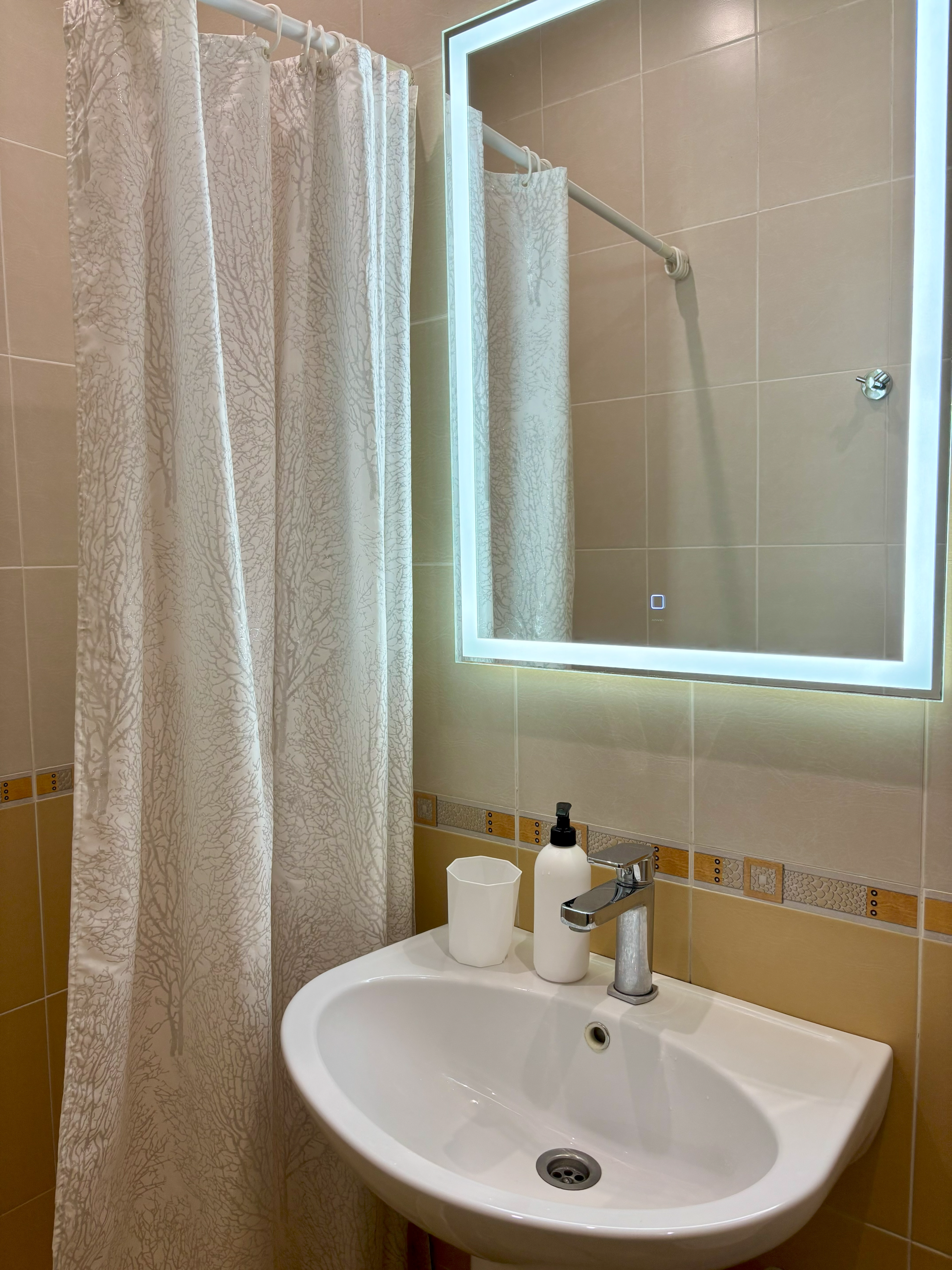 Двухместный номер с 1 кроватью и общим туалетом