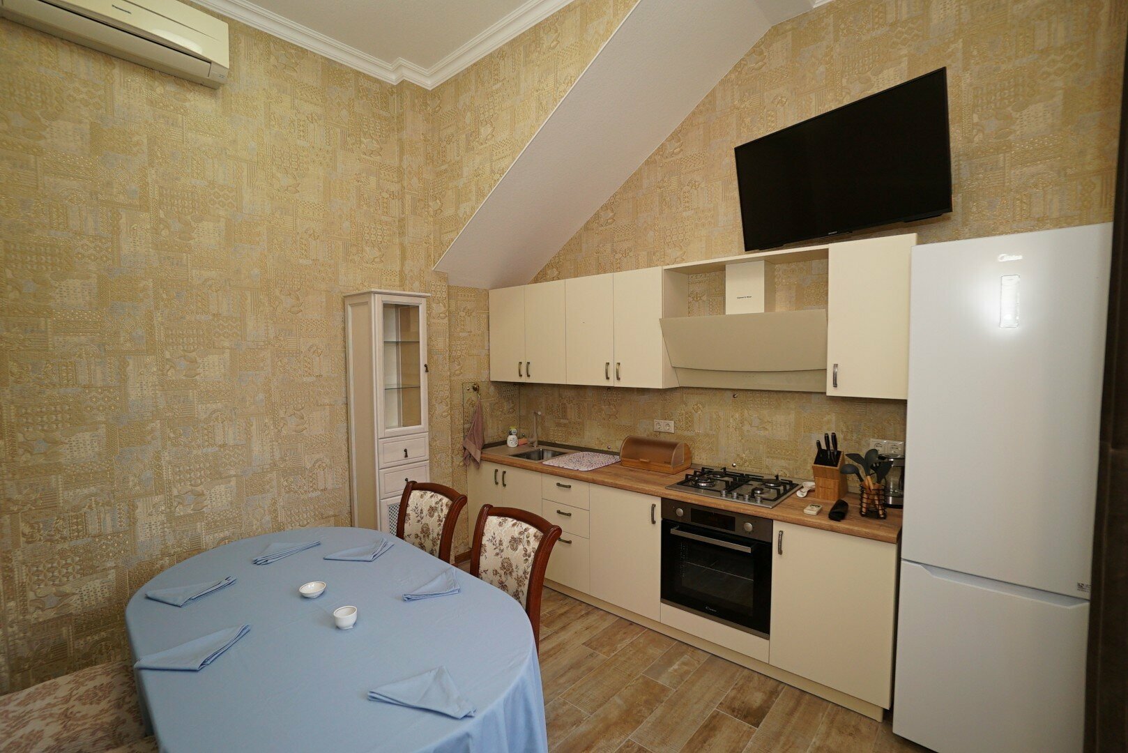 4к1 номер (2 этаж, с кухней на 2 номера)