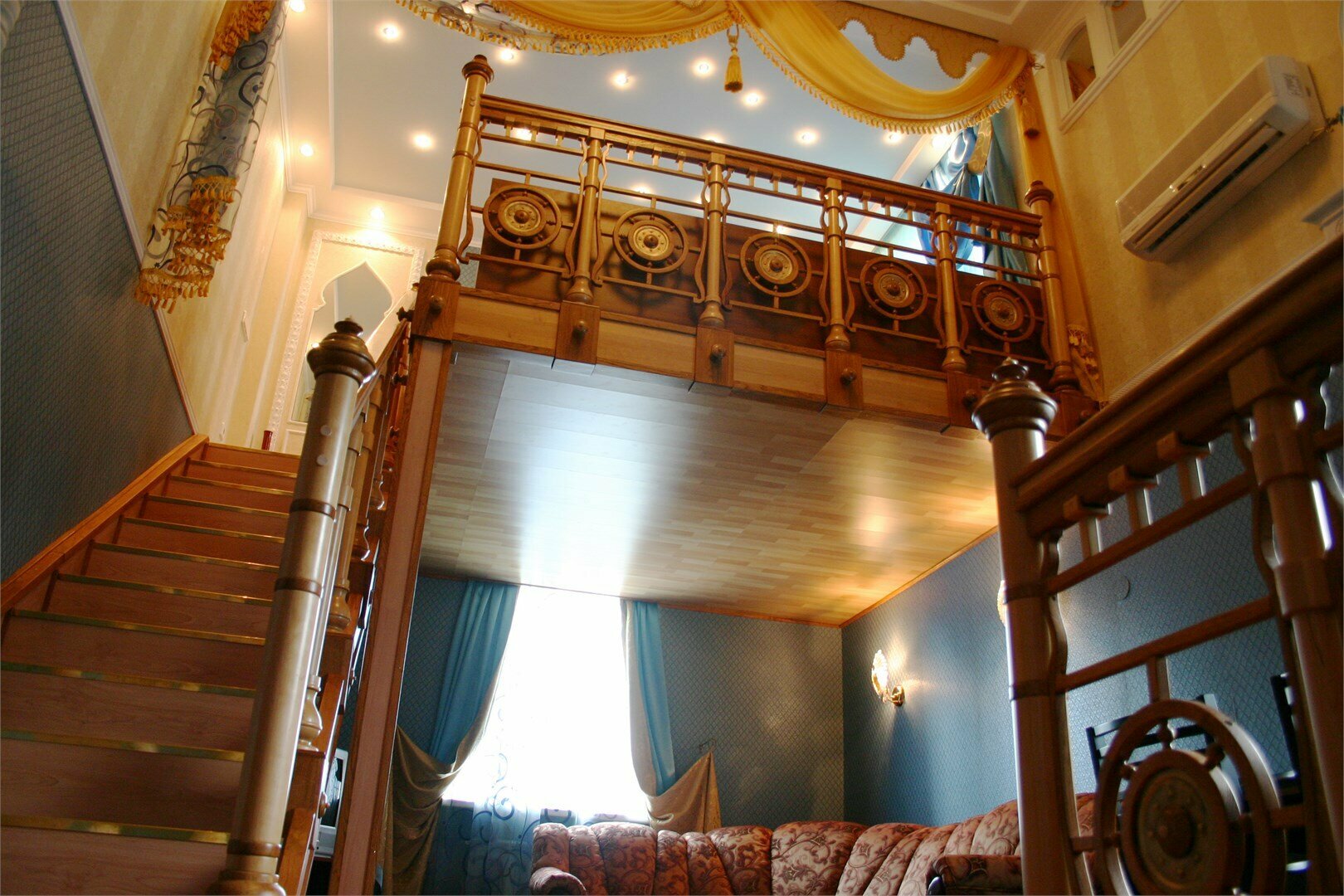 Восточный (полулюкс)