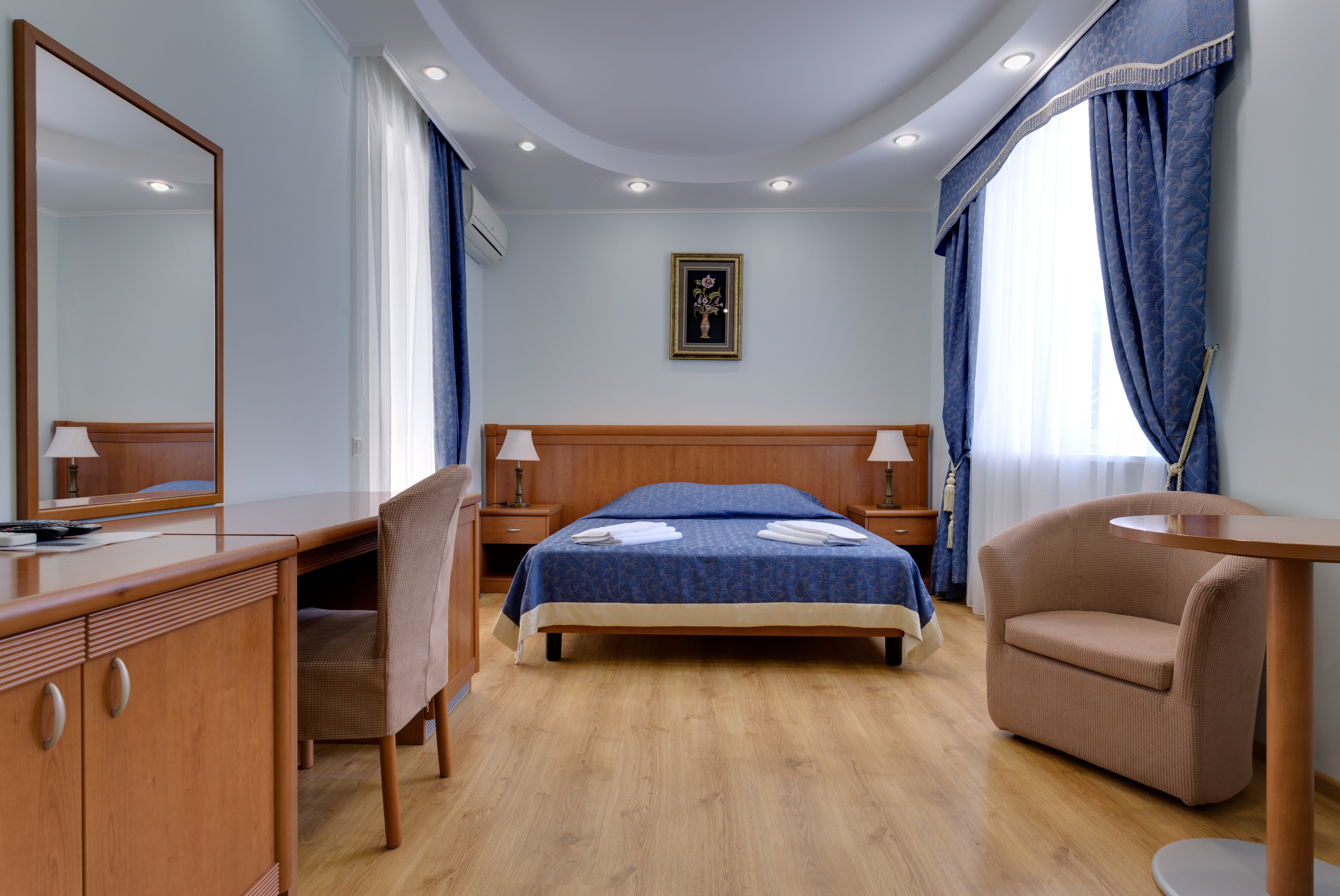 Двухкомнатный 4-х местный, изолированные комнаты комнаты