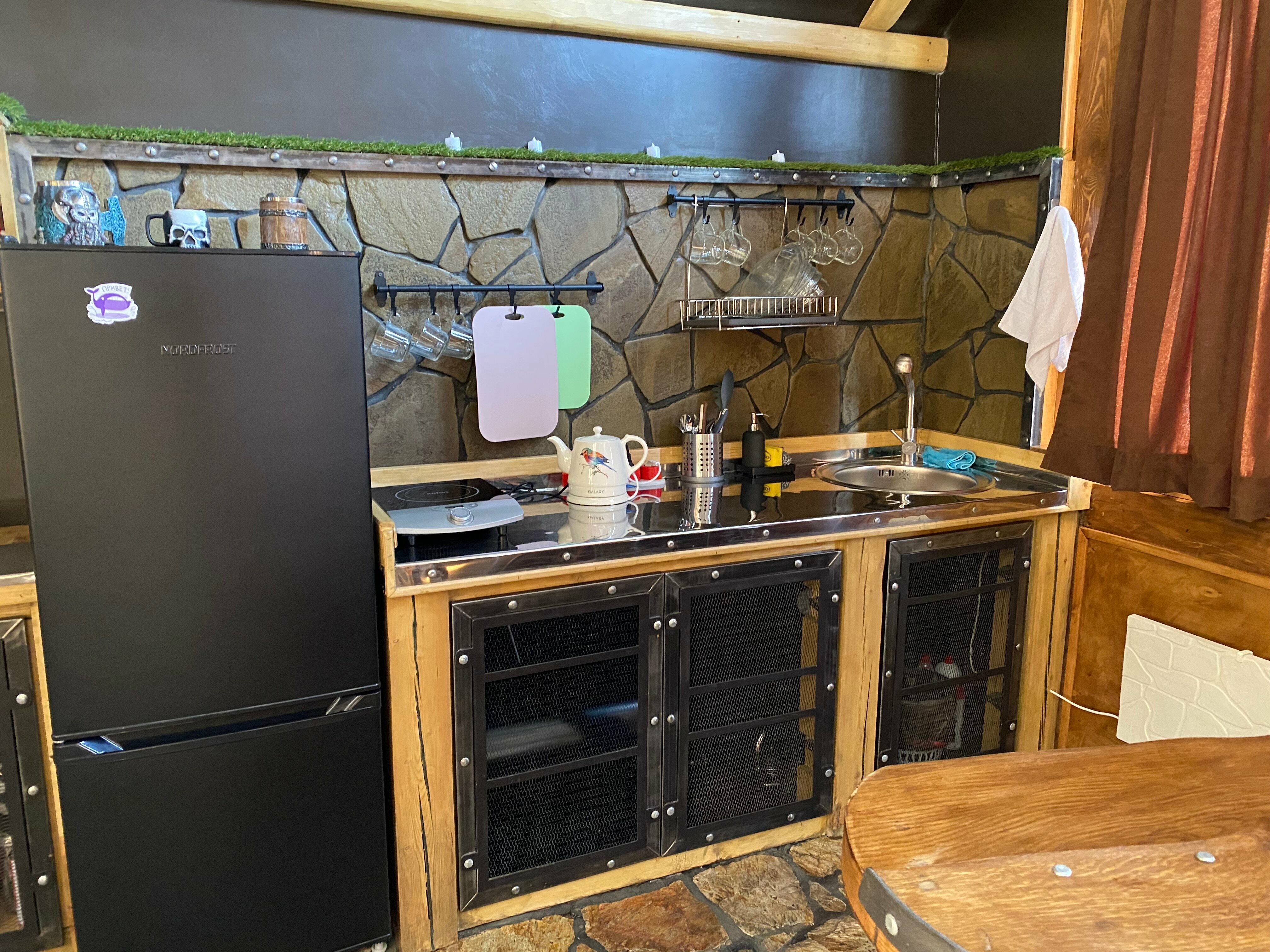 Дом Красный Викинг с камином и мангальной зоной