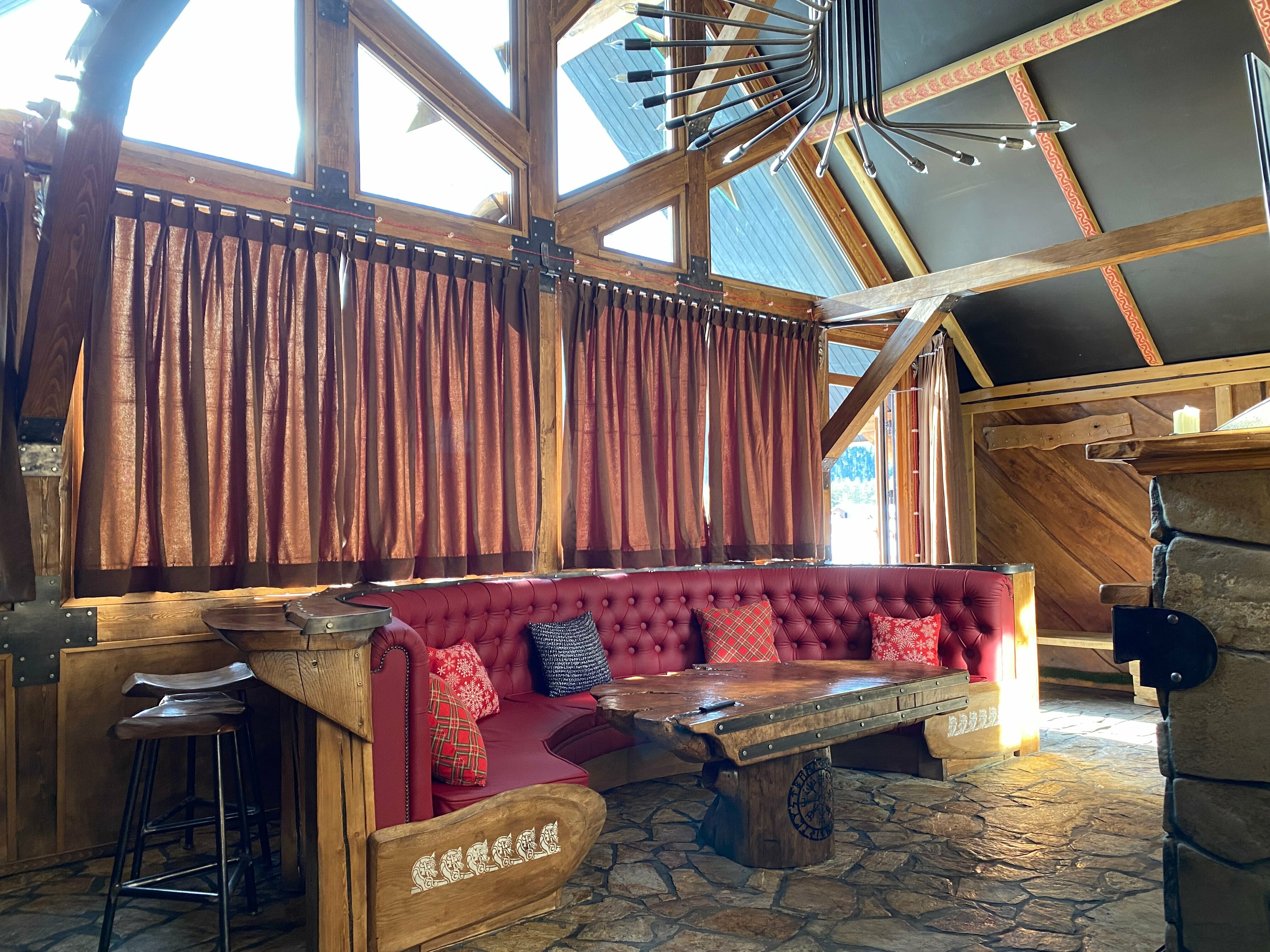 Дом Красный Викинг с камином и мангальной зоной