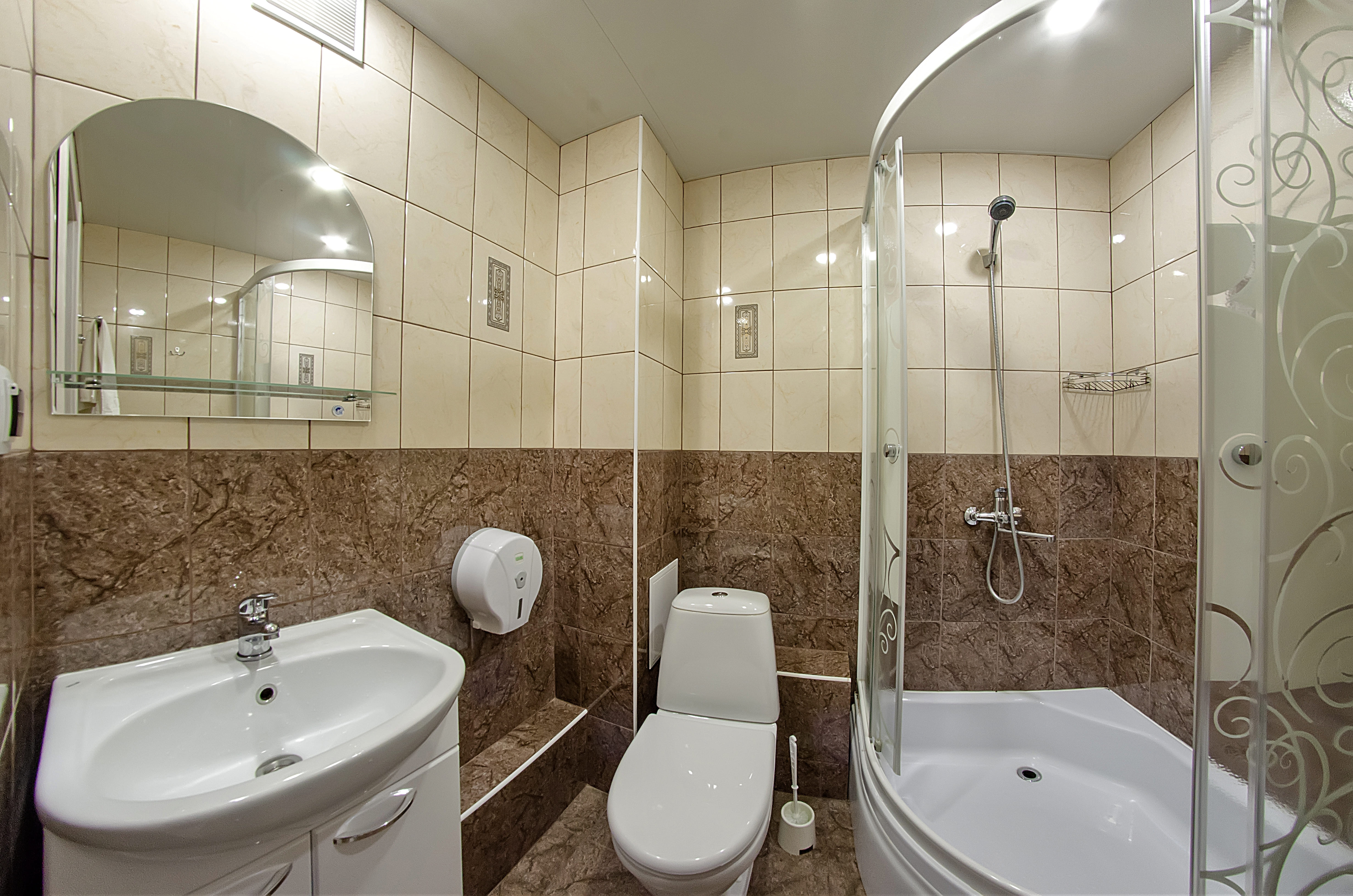 1 категория улучшенный одноместный  (с двуспальной кроватью ) +1 доп.  место на диване