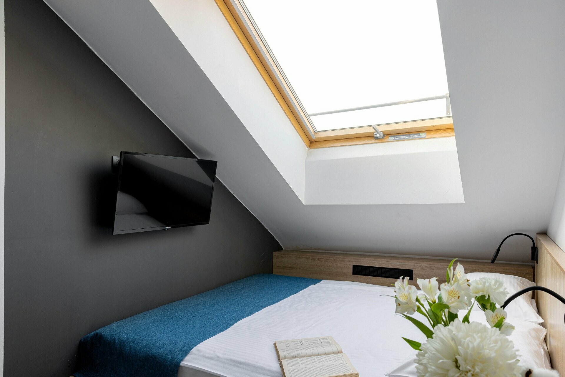 izzzi MANSARDA CONNECT 2+2 с кондиционером