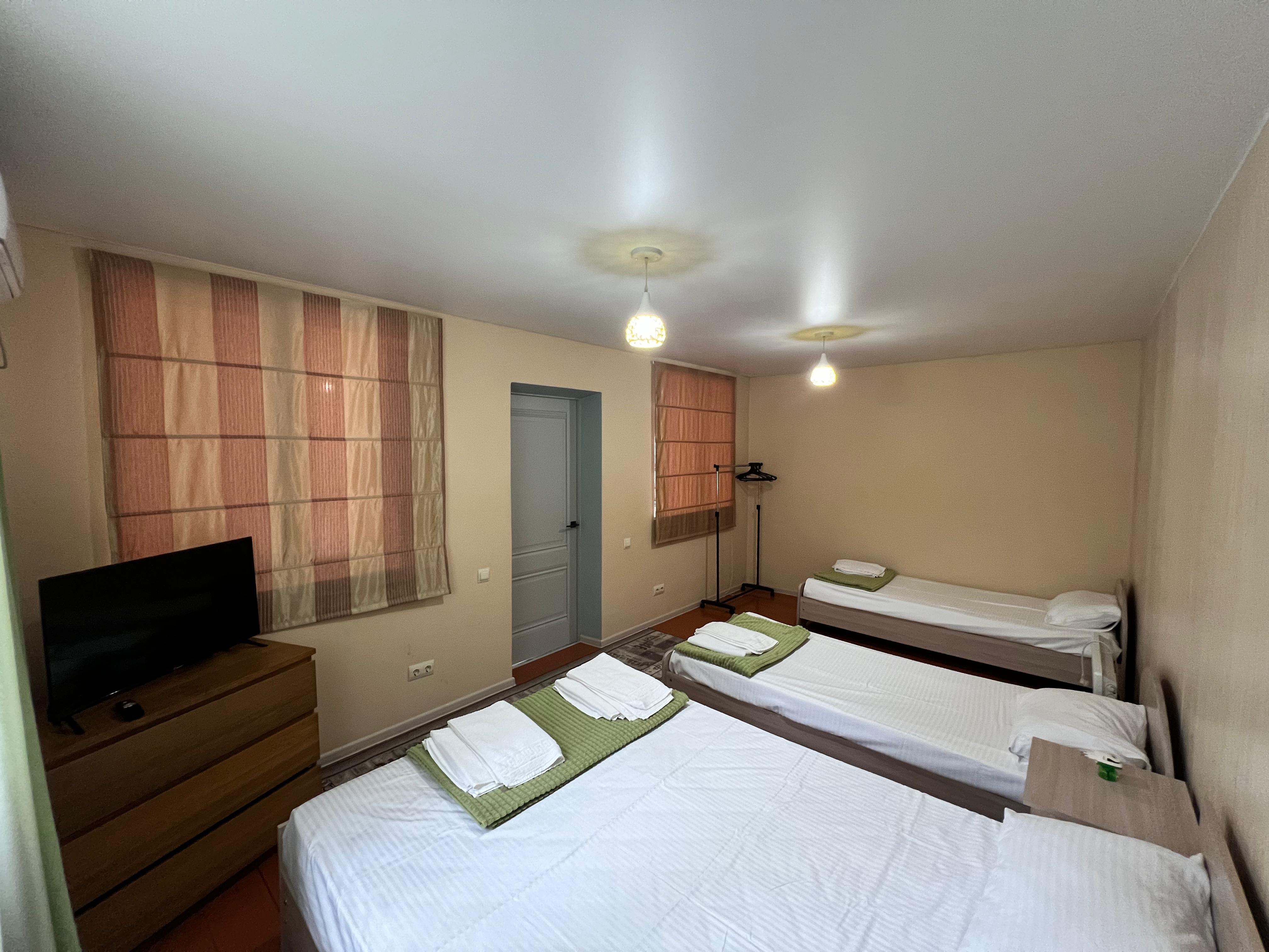 Четырехместный апарт на первом этаже