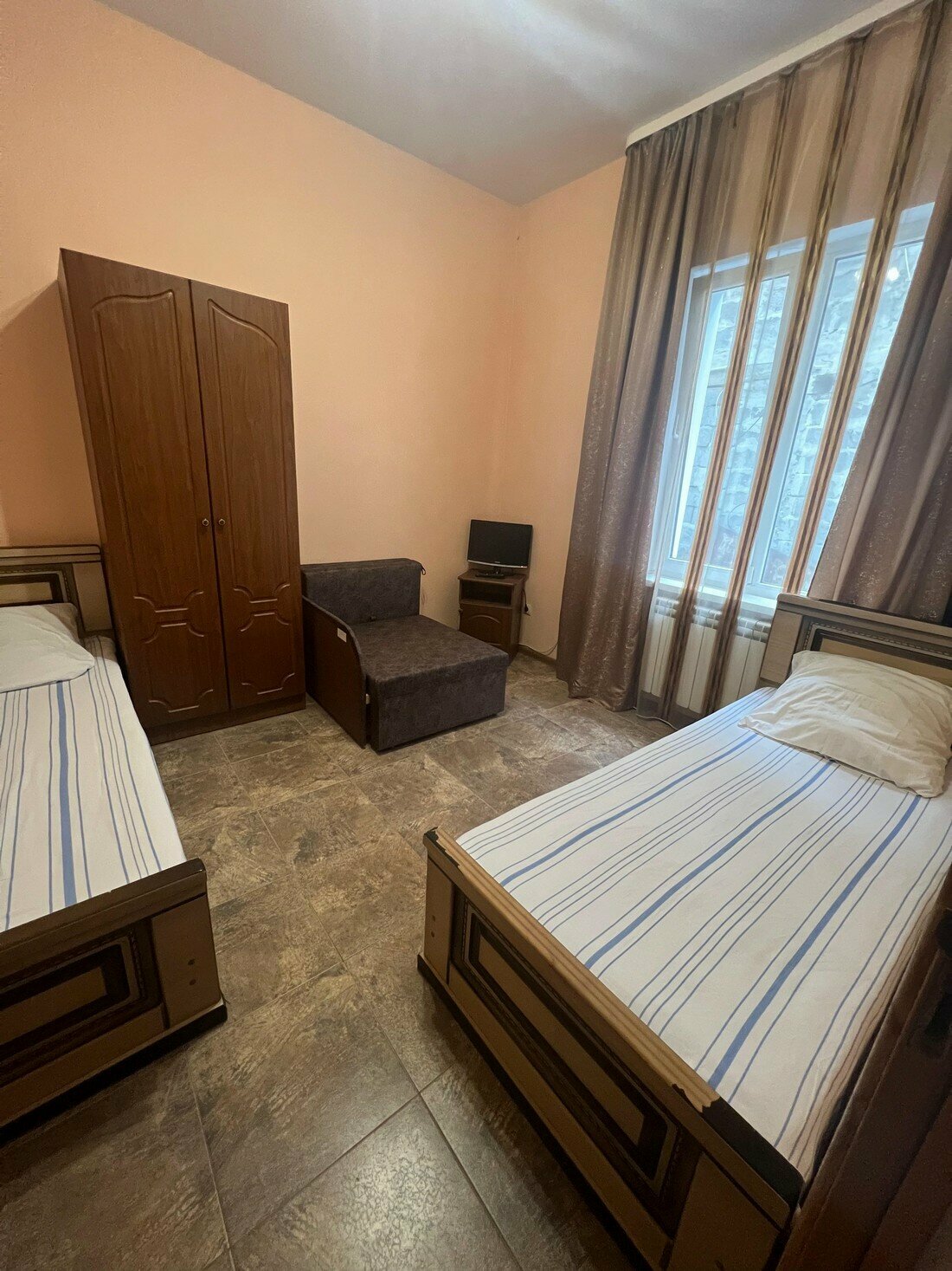 Бюджетный трехместный номер