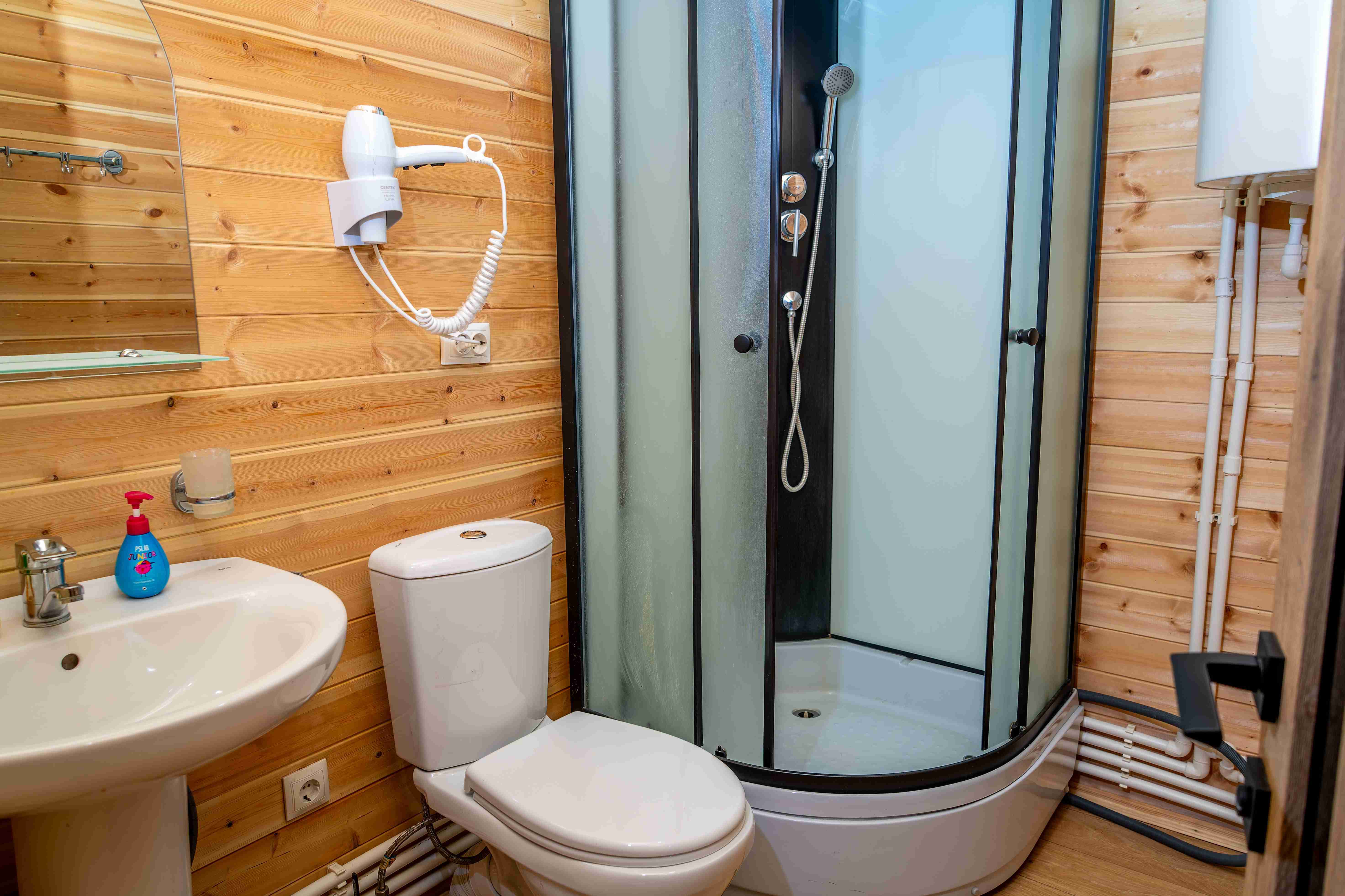 Отдельный трехкомнатный дом на Софийской Поляне