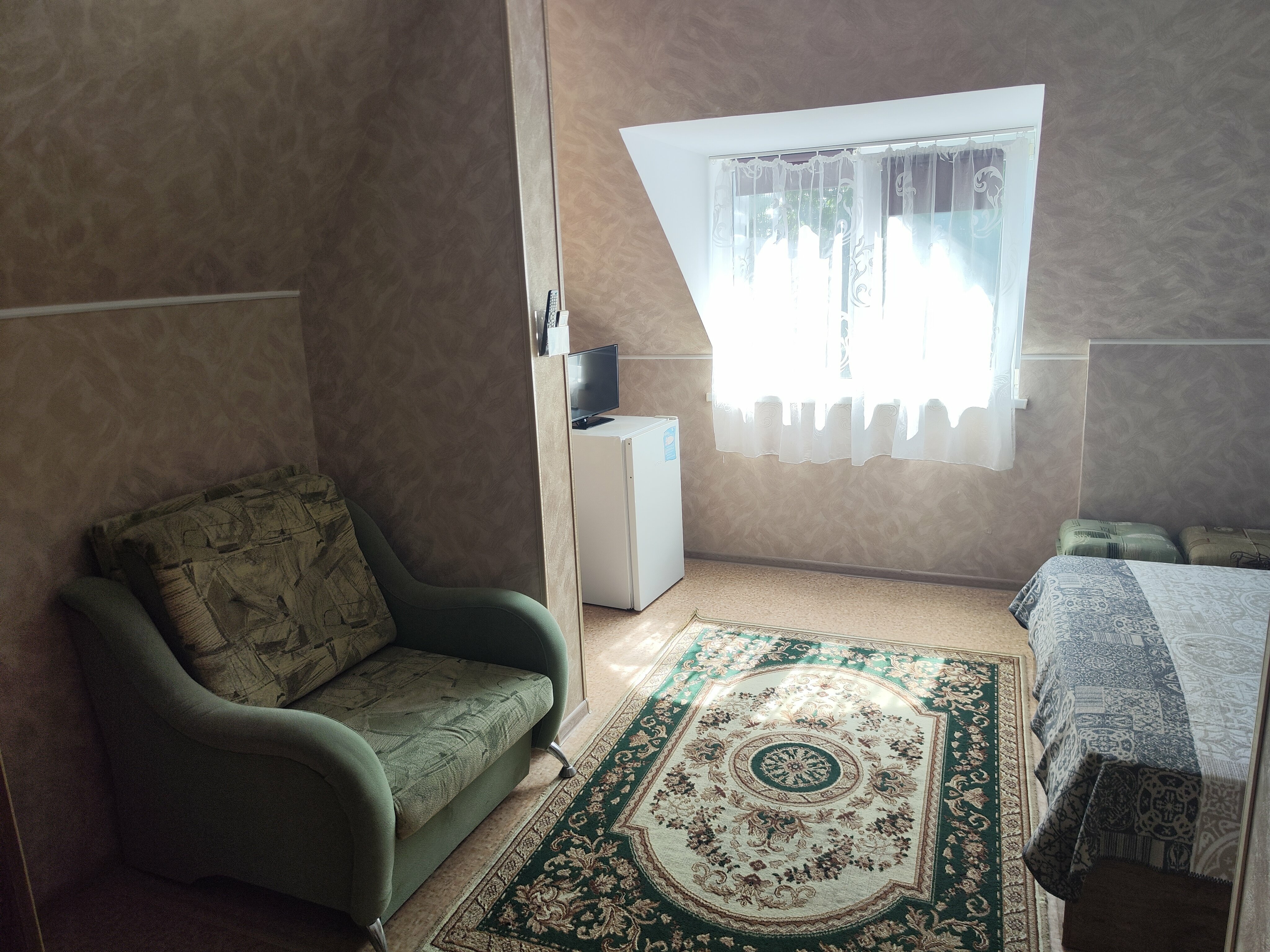 Стандарт 3-х местный - 2-х спальная кровать и кресло-кровать