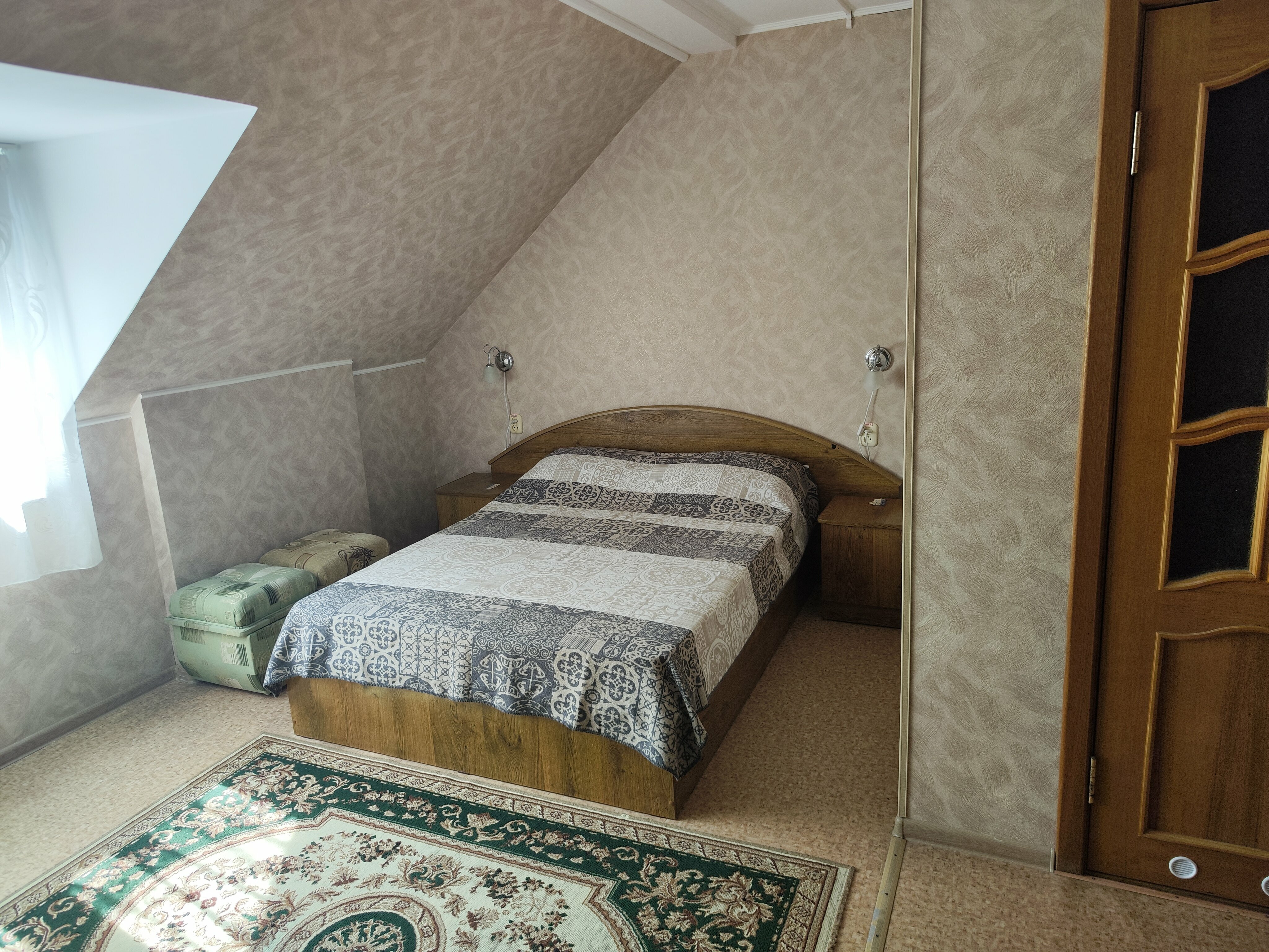 Стандарт 3-х местный - 2-х спальная кровать и кресло-кровать