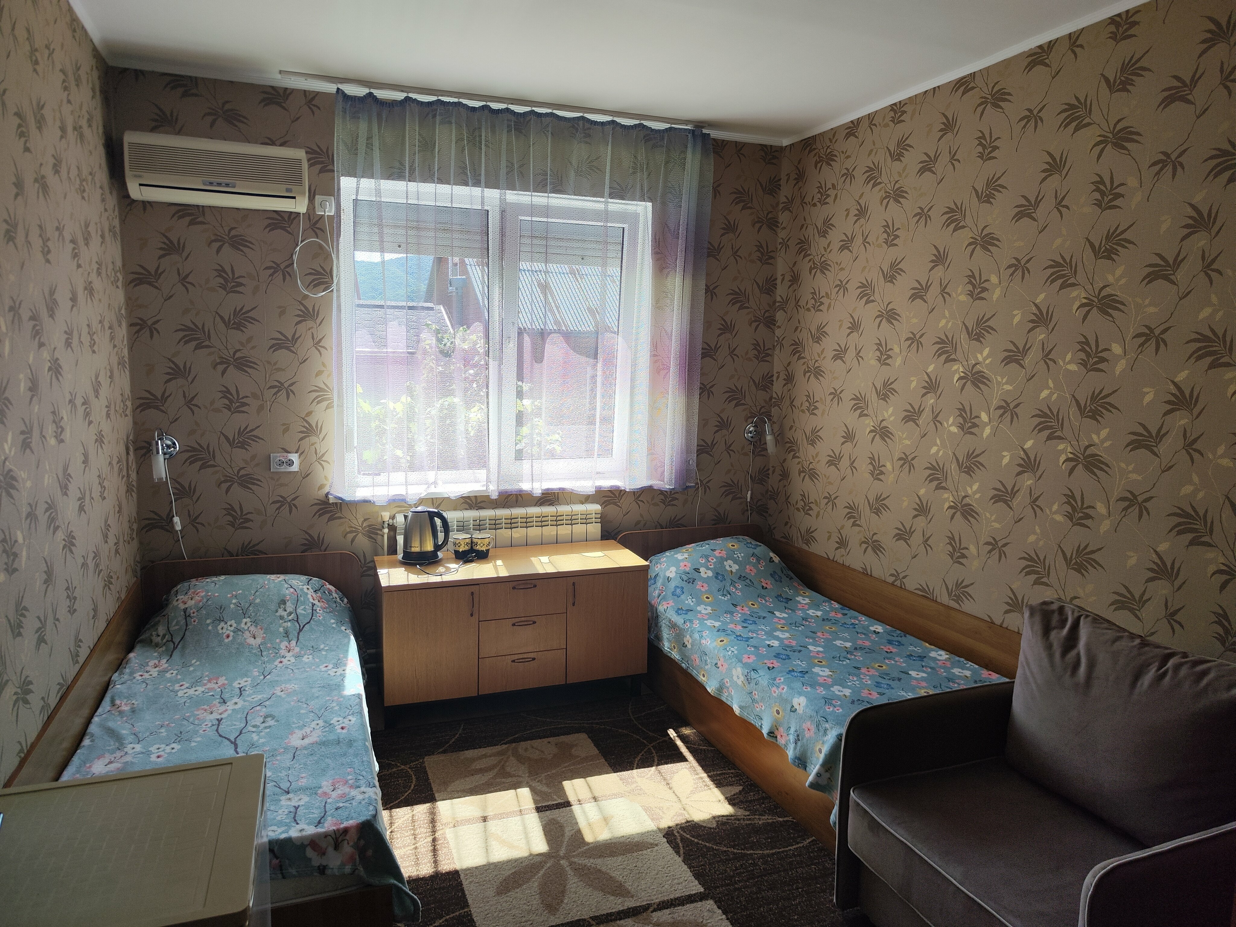 Стандарт 3-х местный - 2 отдельные кровати и кресло-кровать